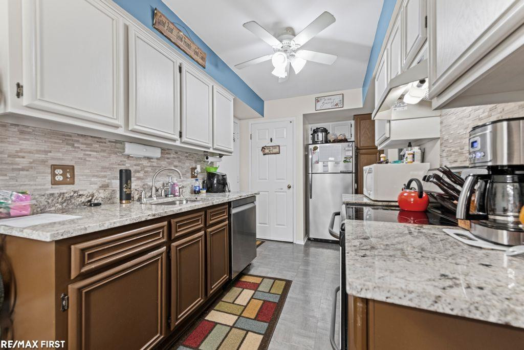 24505 Meadow Bridge Drive, Clinton Twp, MI 48035 — Photo 5