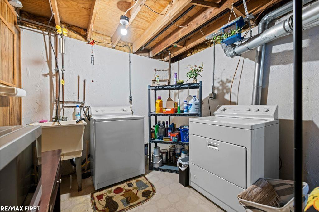 24505 Meadow Bridge Drive, Clinton Twp, MI 48035 — Photo 16