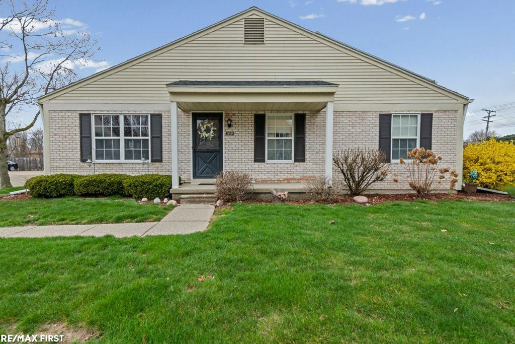24505 Meadow Bridge Drive, Clinton Twp, MI 48035 — Photo 18