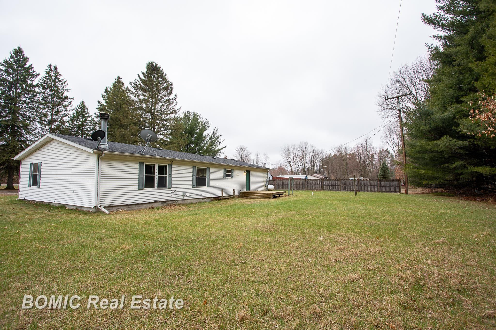 4562 Hanes Road, Vassar, MI 48768 — Photo 4