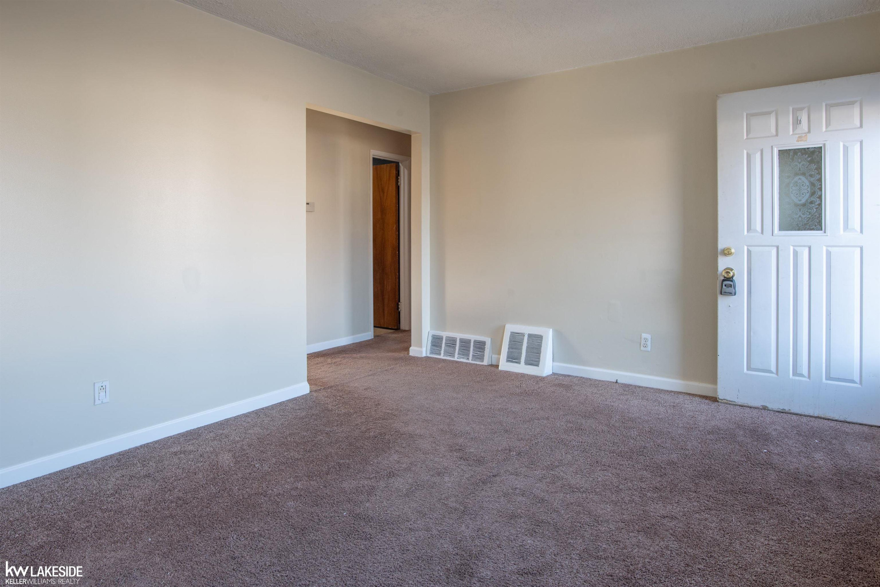 28627 Maple Street, Roseville, MI 48066 — Photo 4
