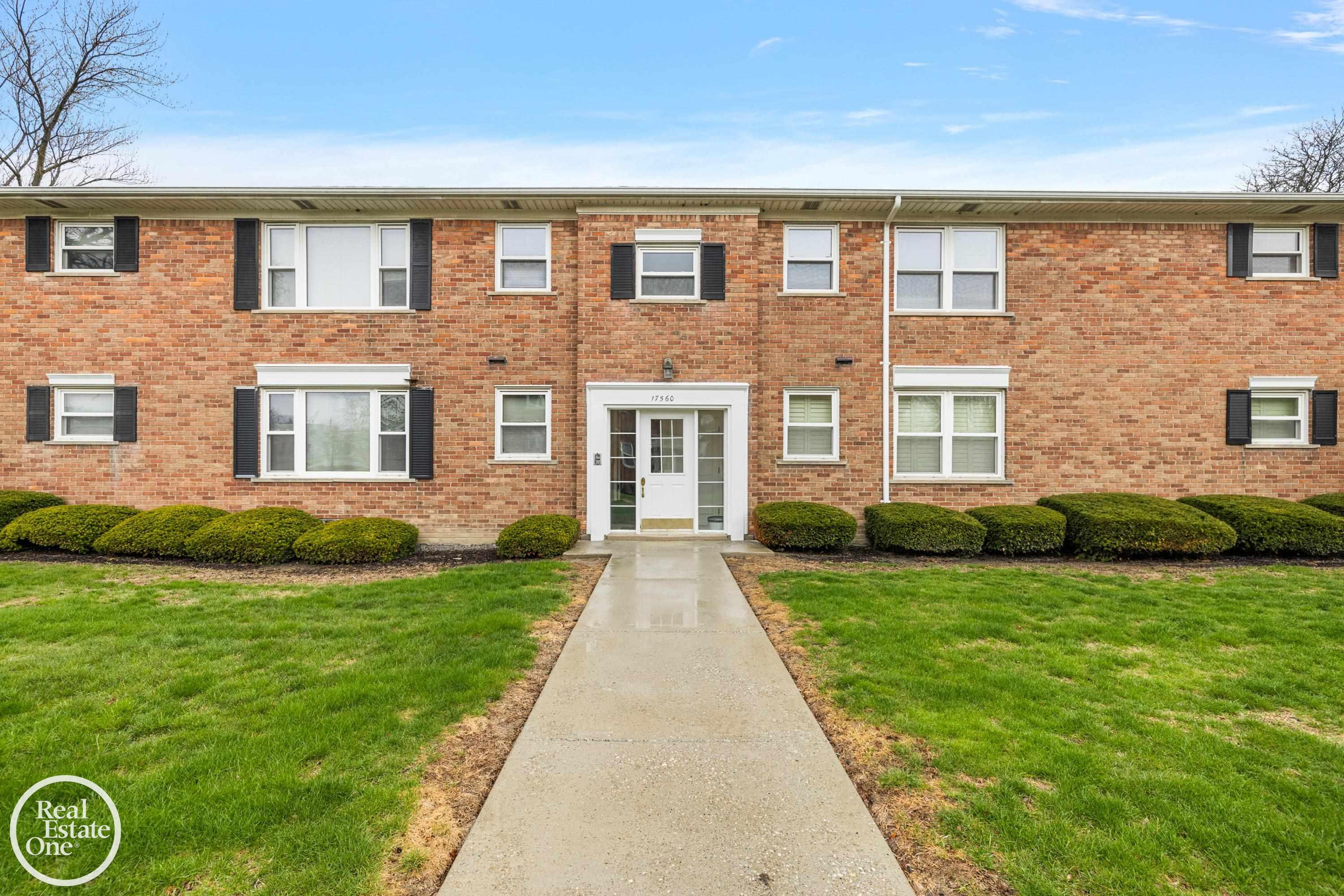 17560 Mack Road, #18, Grosse Pointe, MI 48230 — front exterior