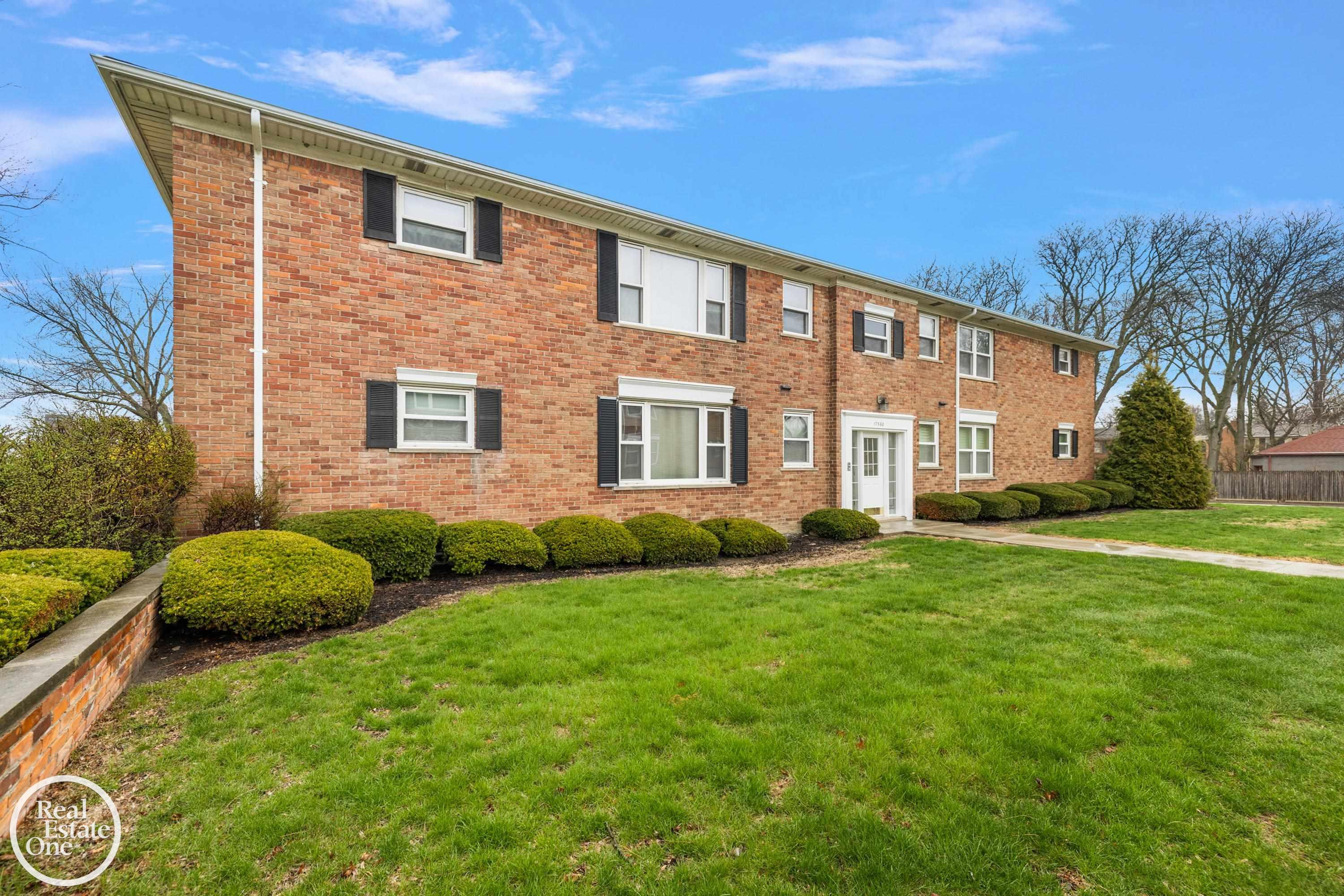 17560 Mack Road, #18, Grosse Pointe, MI 48230 — Photo 2