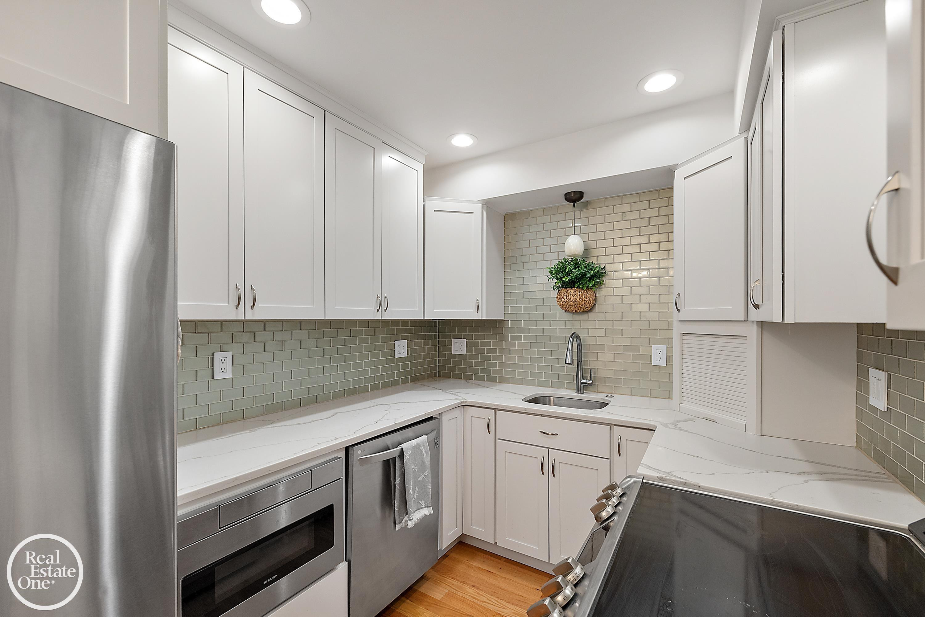 17560 Mack Road, #18, Grosse Pointe, MI 48230 — Photo 9