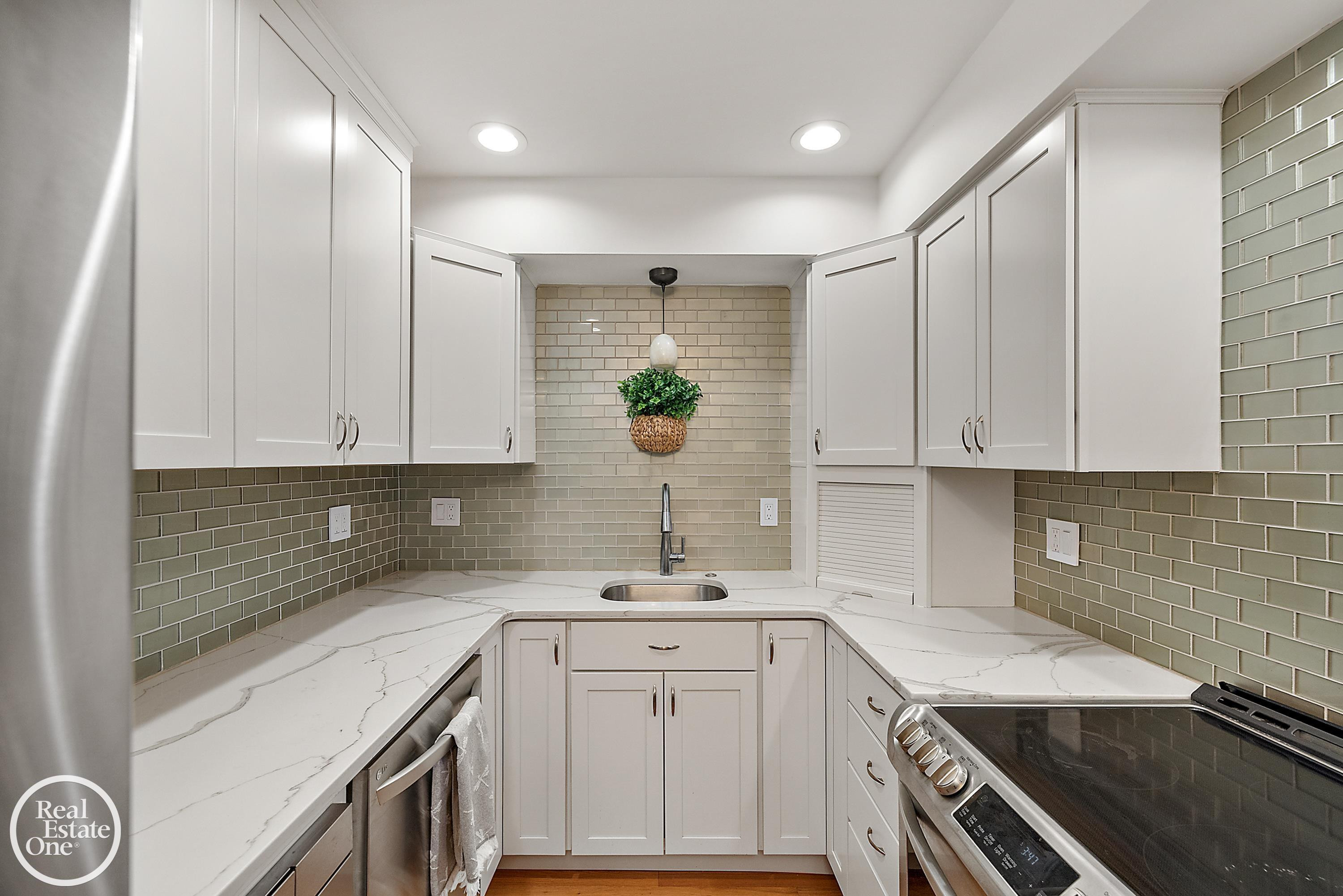 17560 Mack Road, #18, Grosse Pointe, MI 48230 — Photo 10