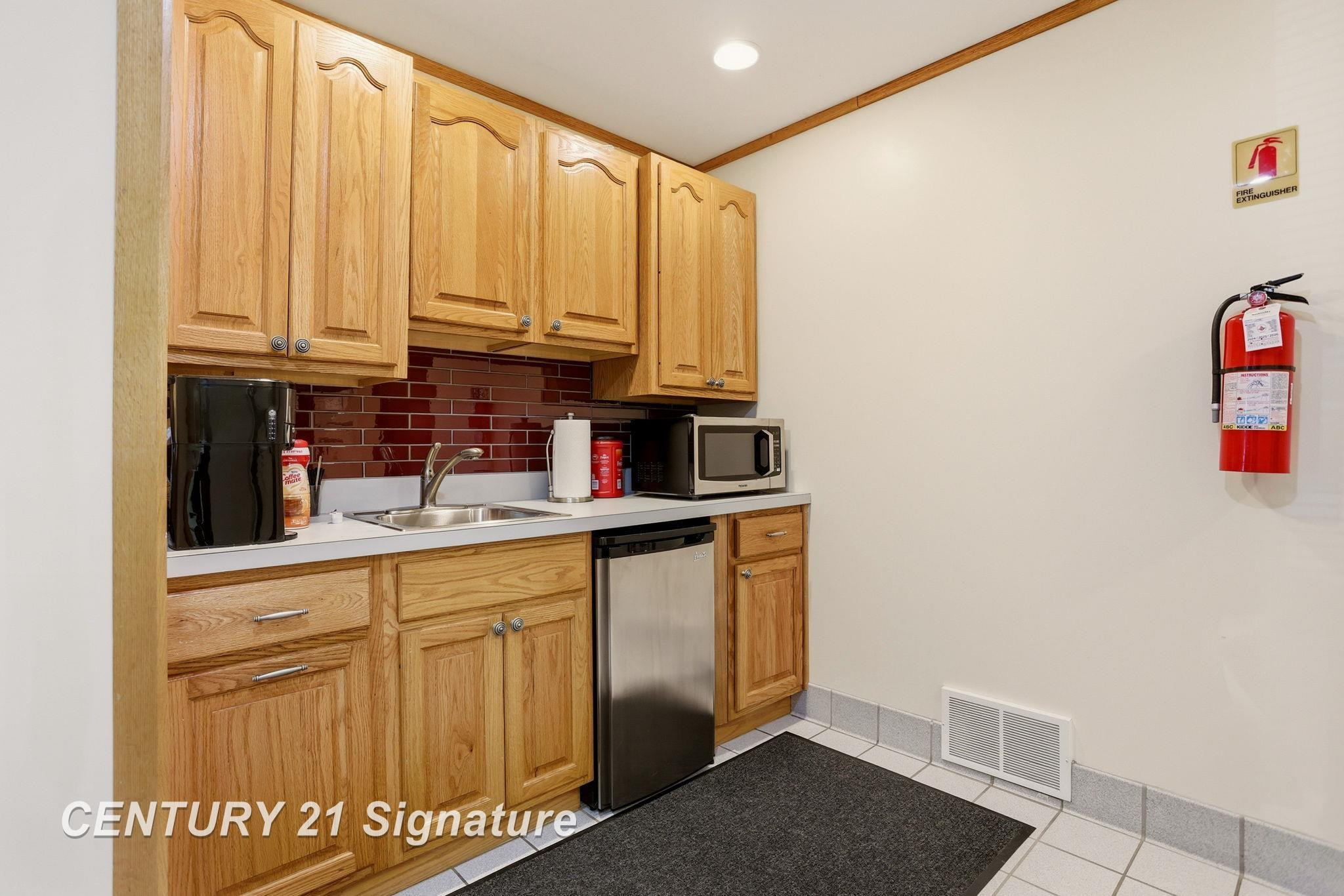 3167 Enterprise Drive, Saginaw, MI 48603 — Photo 8