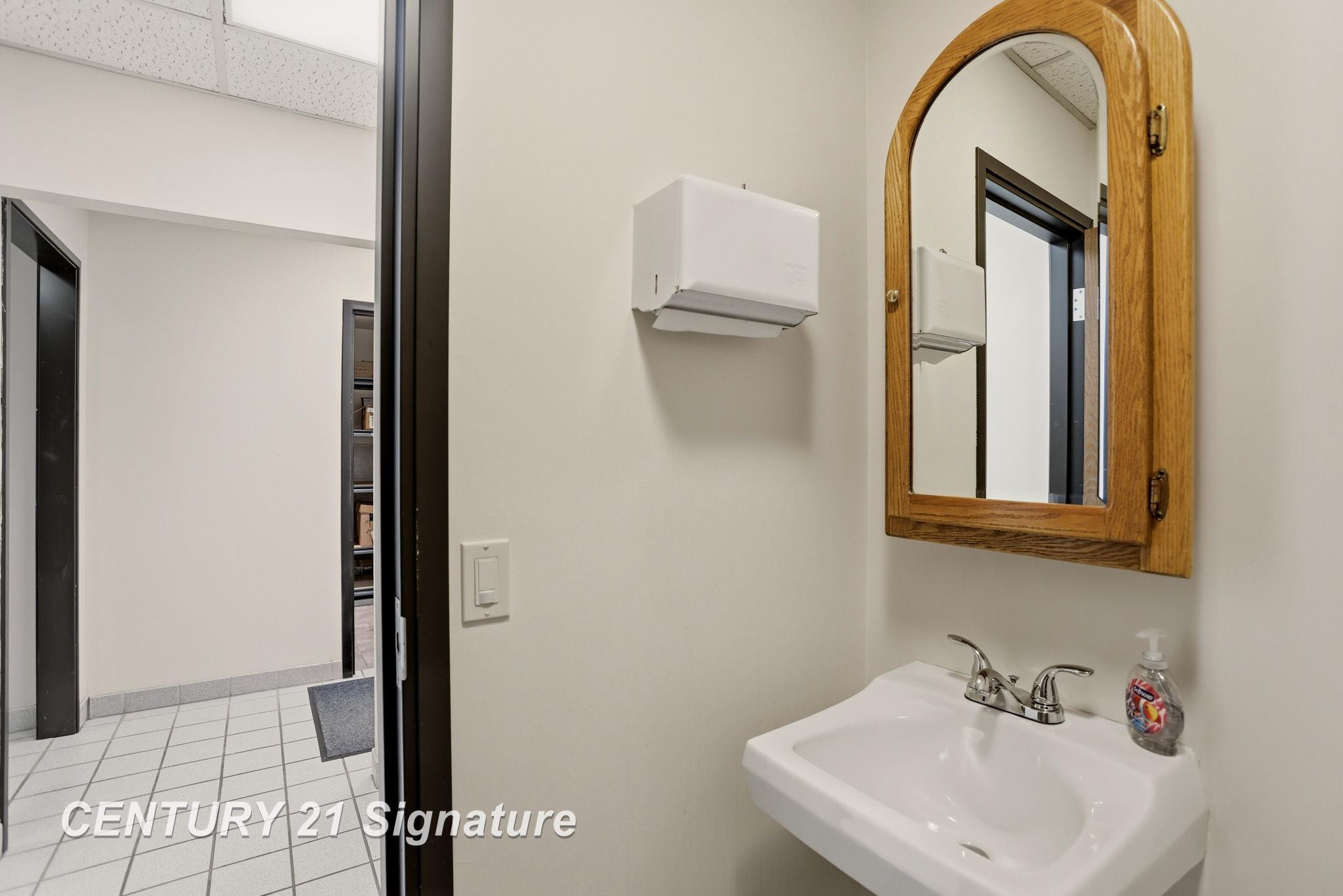 3167 Enterprise Drive, Saginaw, MI 48603 — Photo 30