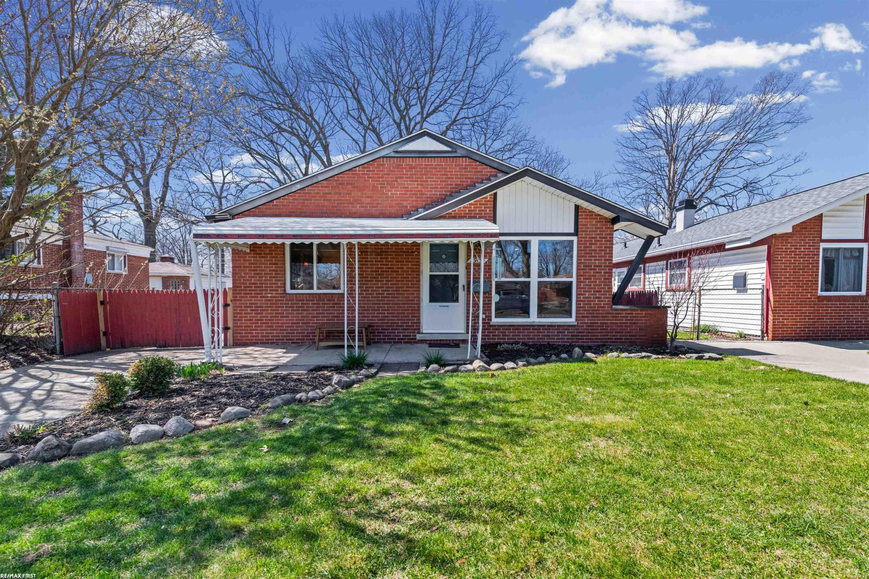 29139 Milton Avenue, Madison Heights, MI 48071 — front exterior