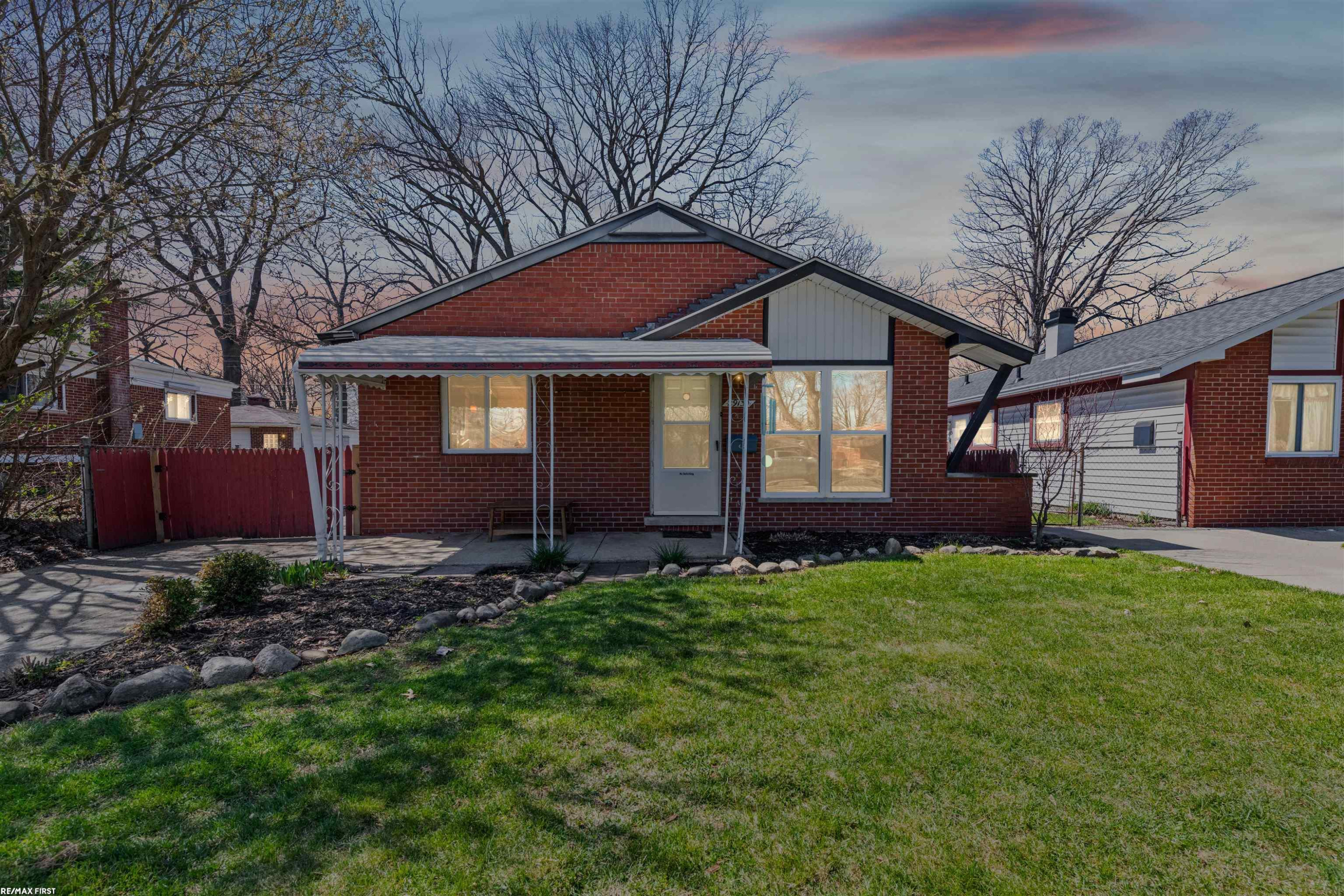 29139 Milton Avenue, Madison Heights, MI 48071 — Photo 2