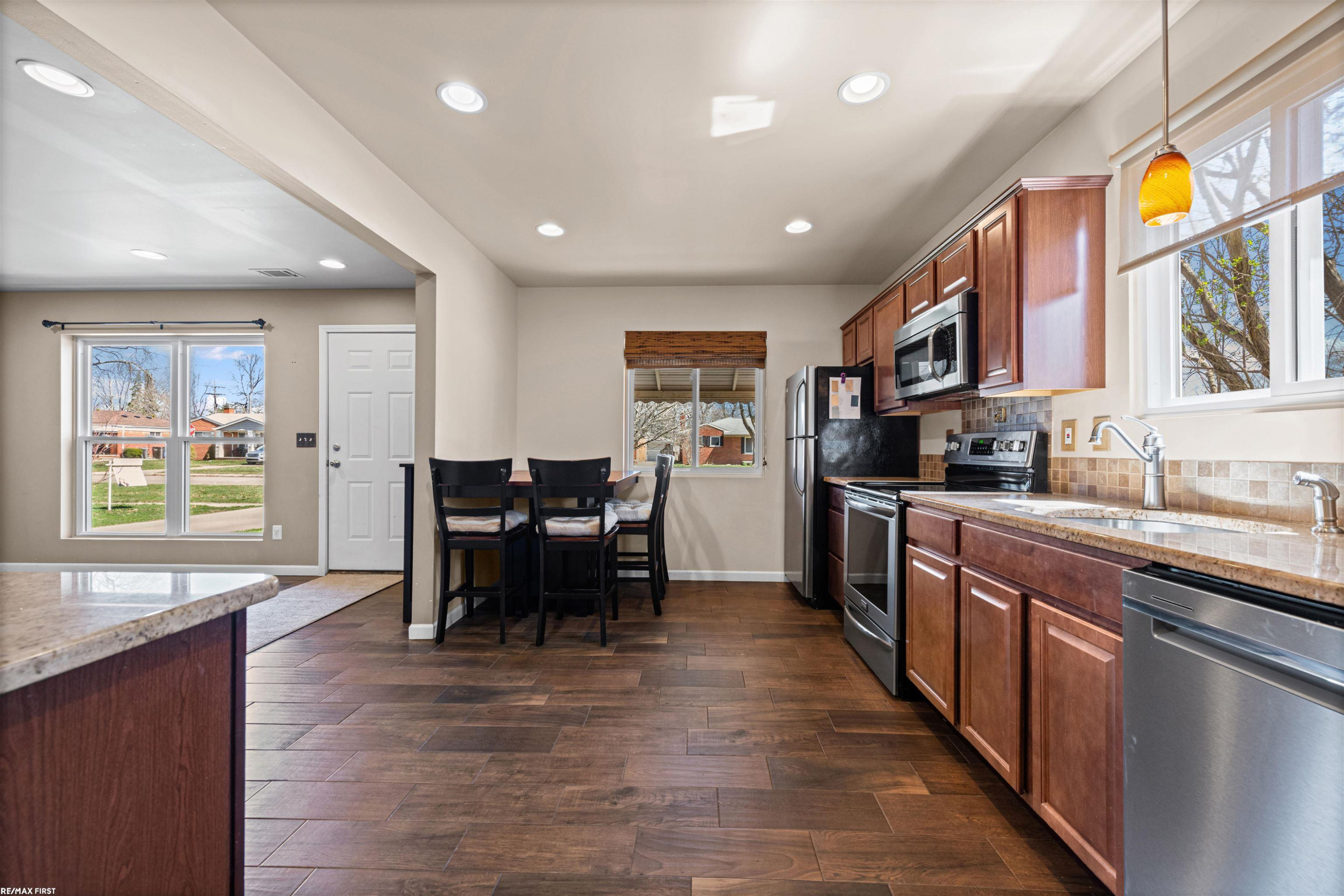 29139 Milton Avenue, Madison Heights, MI 48071 — Photo 10