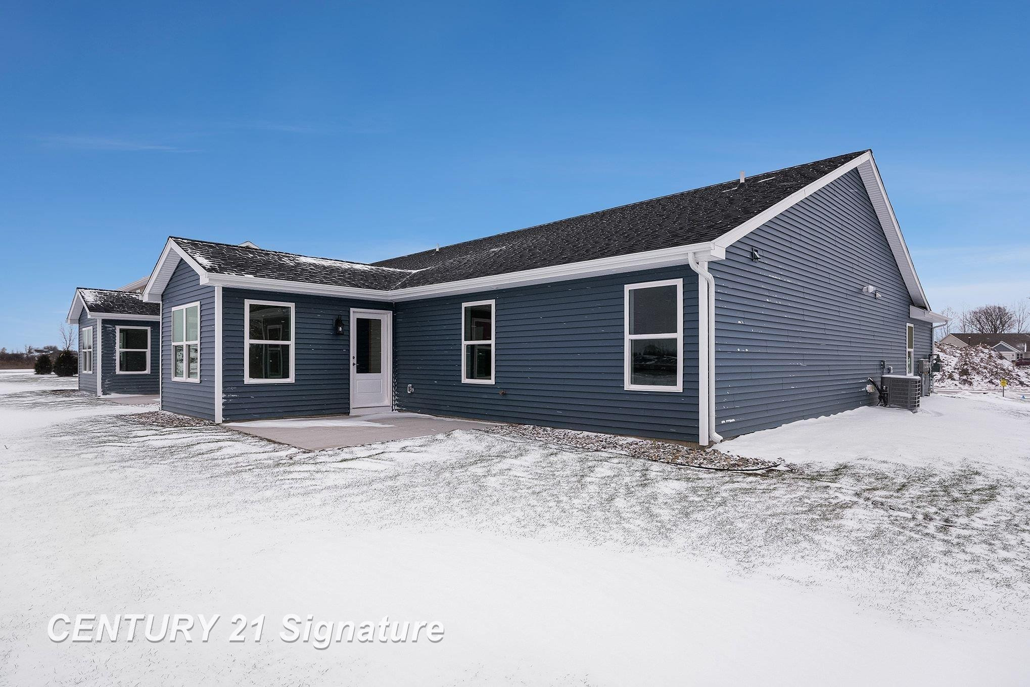8487 N River Rock Drive, Freeland, MI 48623 — Photo 25