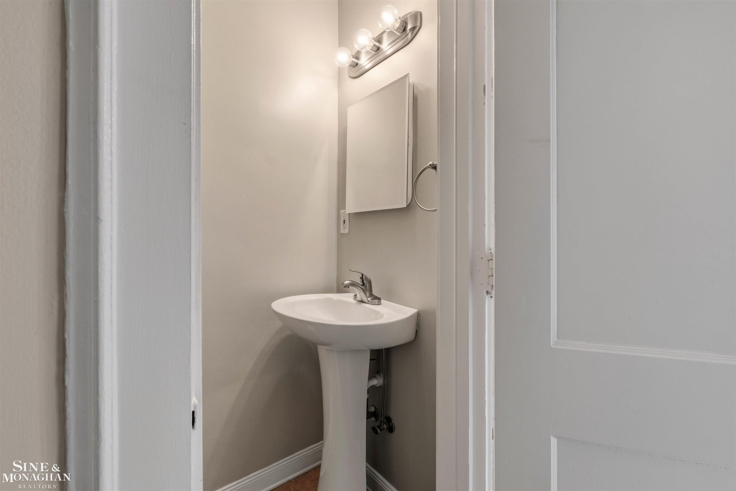 377 Rivard Boulevard, Grosse Pointe, MI 48230 — Photo 4
