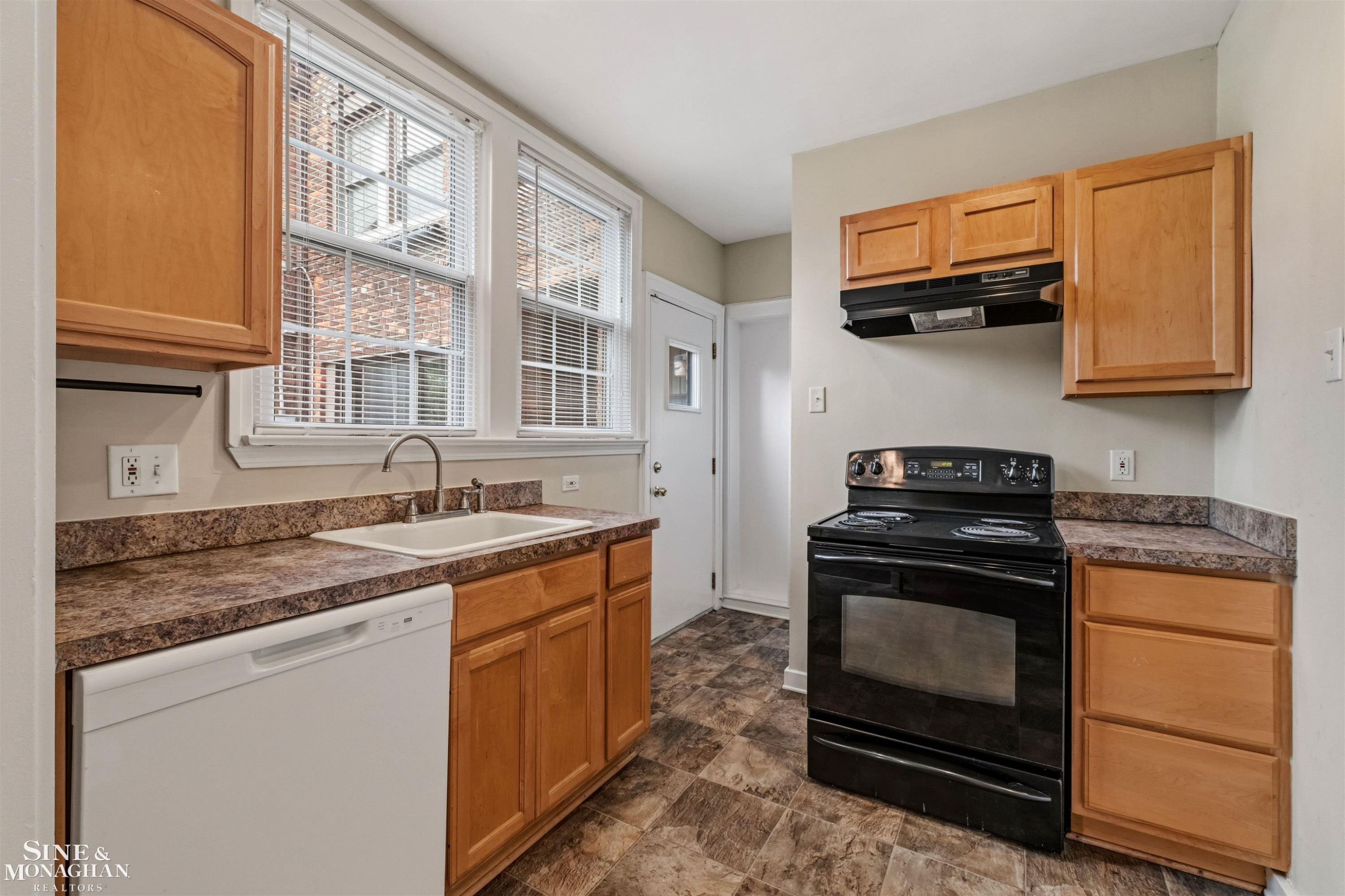 377 Rivard Boulevard, Grosse Pointe, MI 48230 — Photo 12