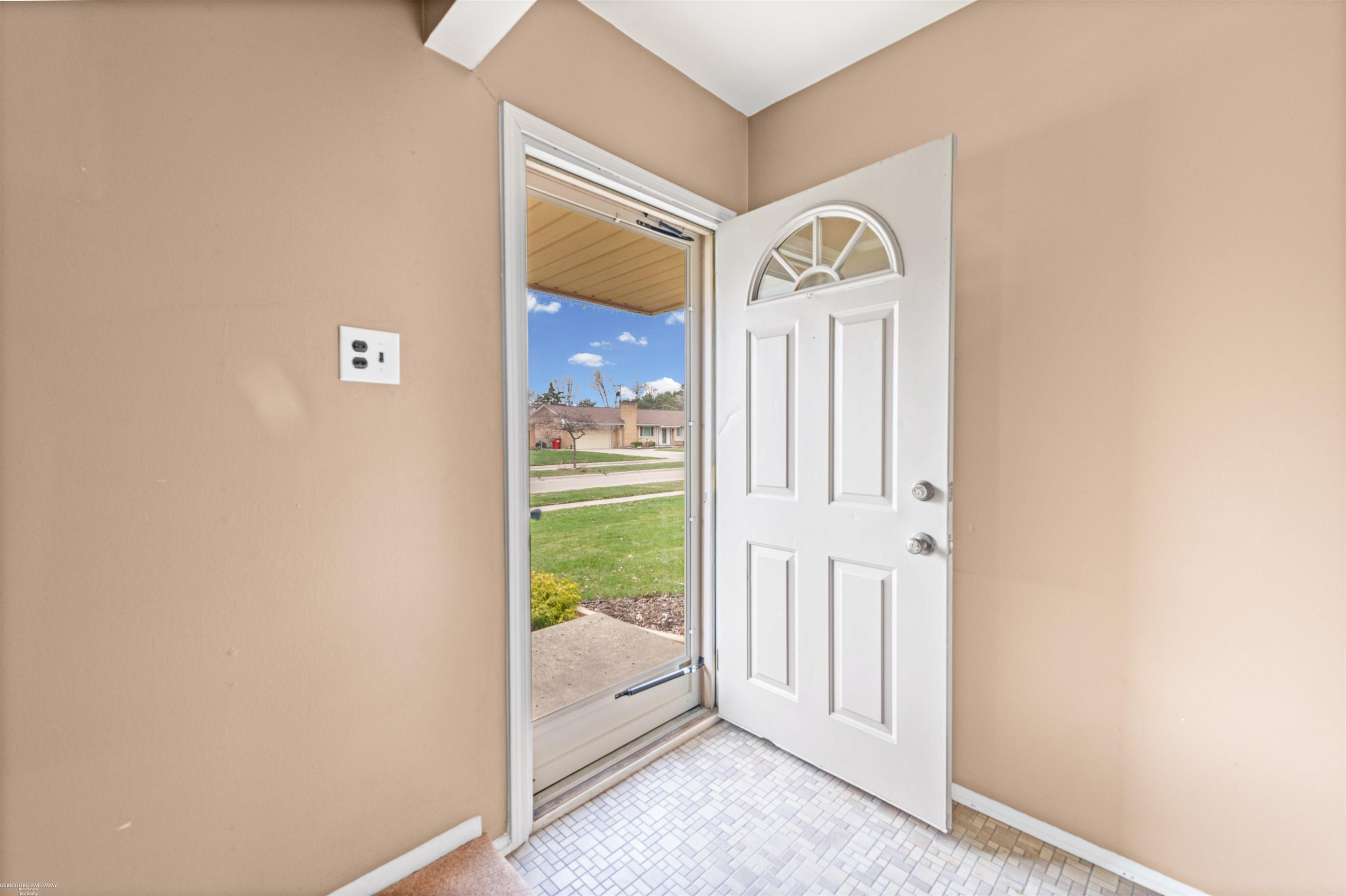 25312 Saint Christopher St Street, MI — Photo 5