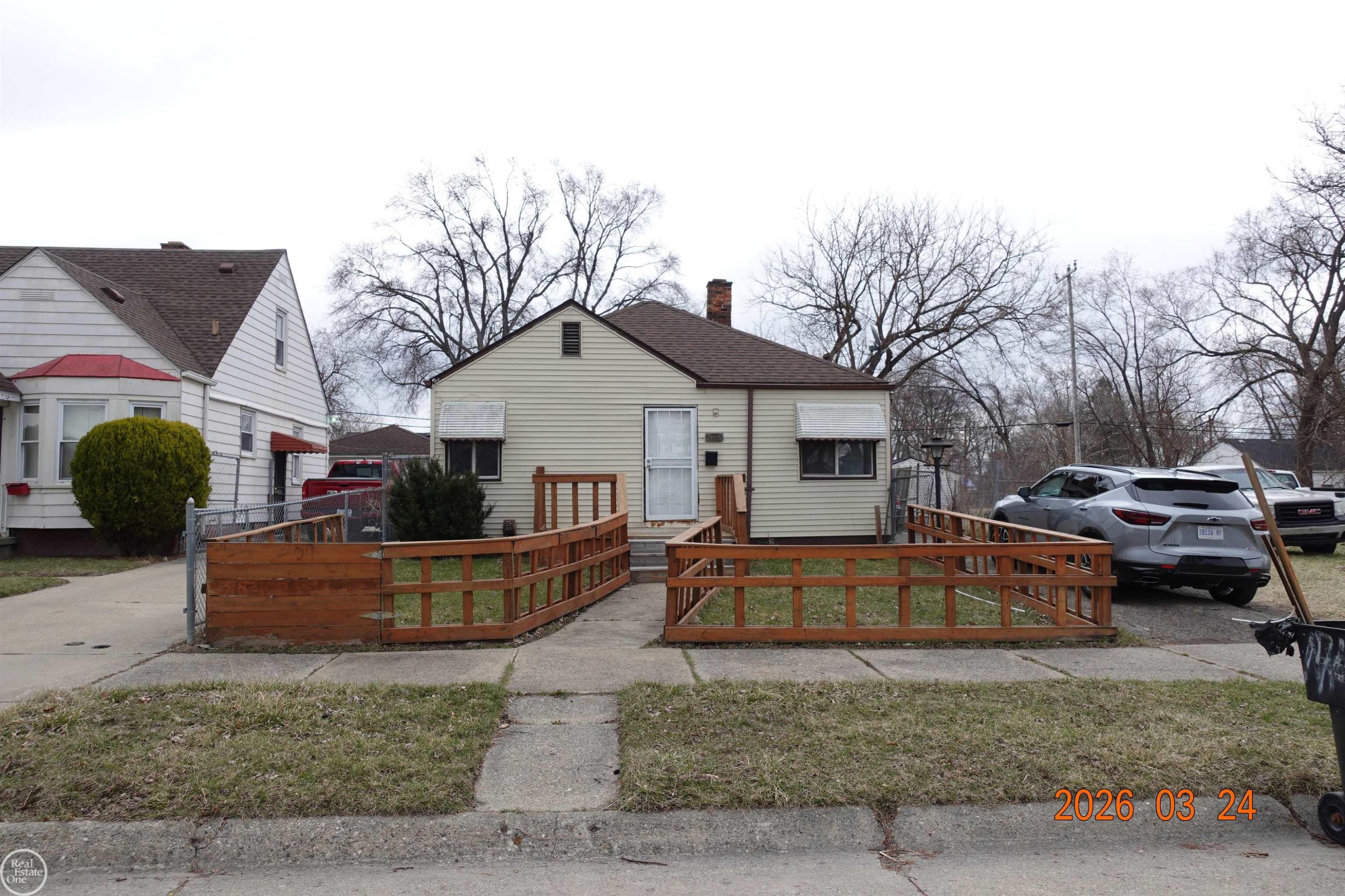 19200 Blackmoor Street - Photo 3