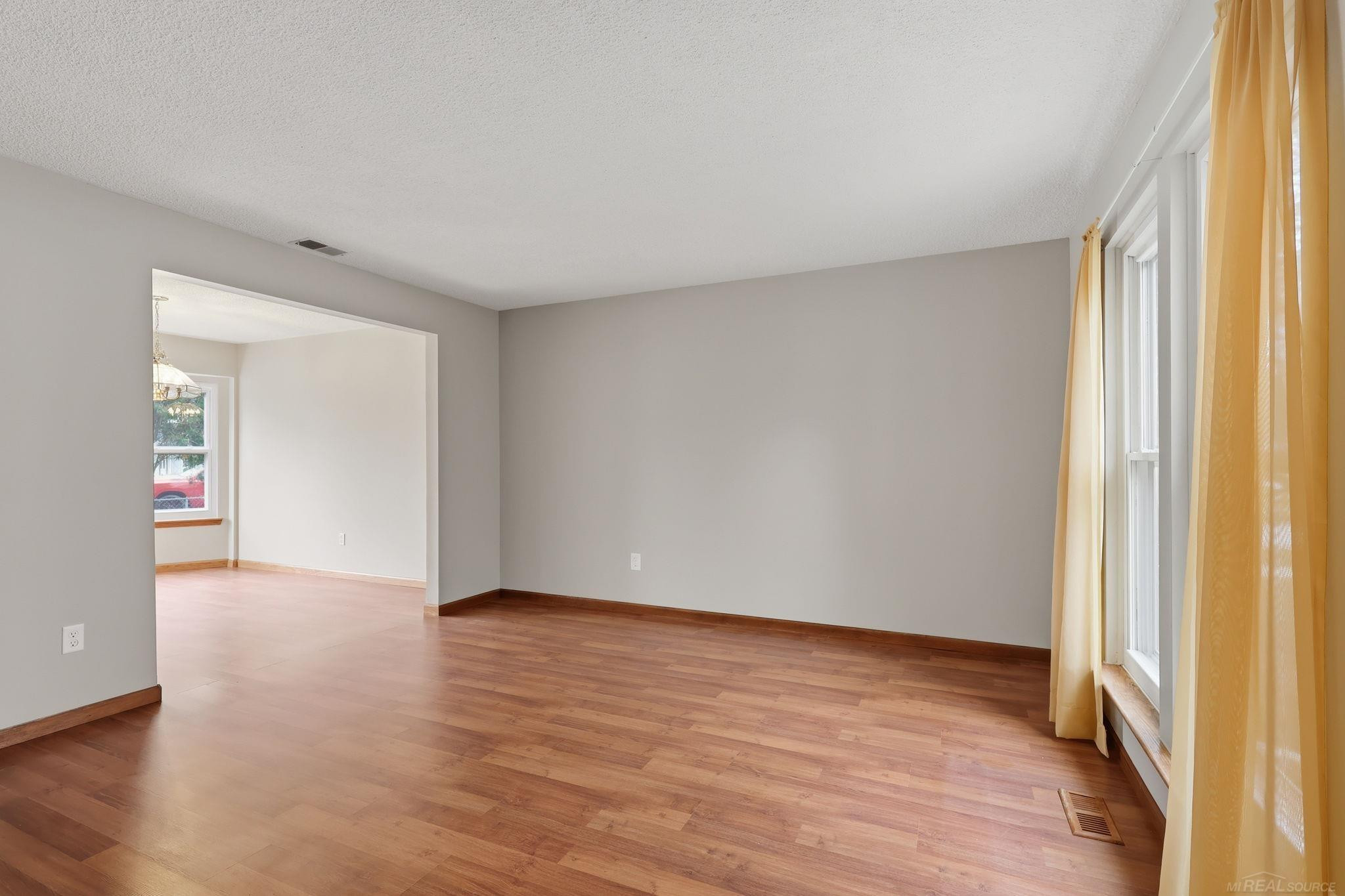54173 Avondale Drive, New Baltimore, MI 48047 — Photo 5