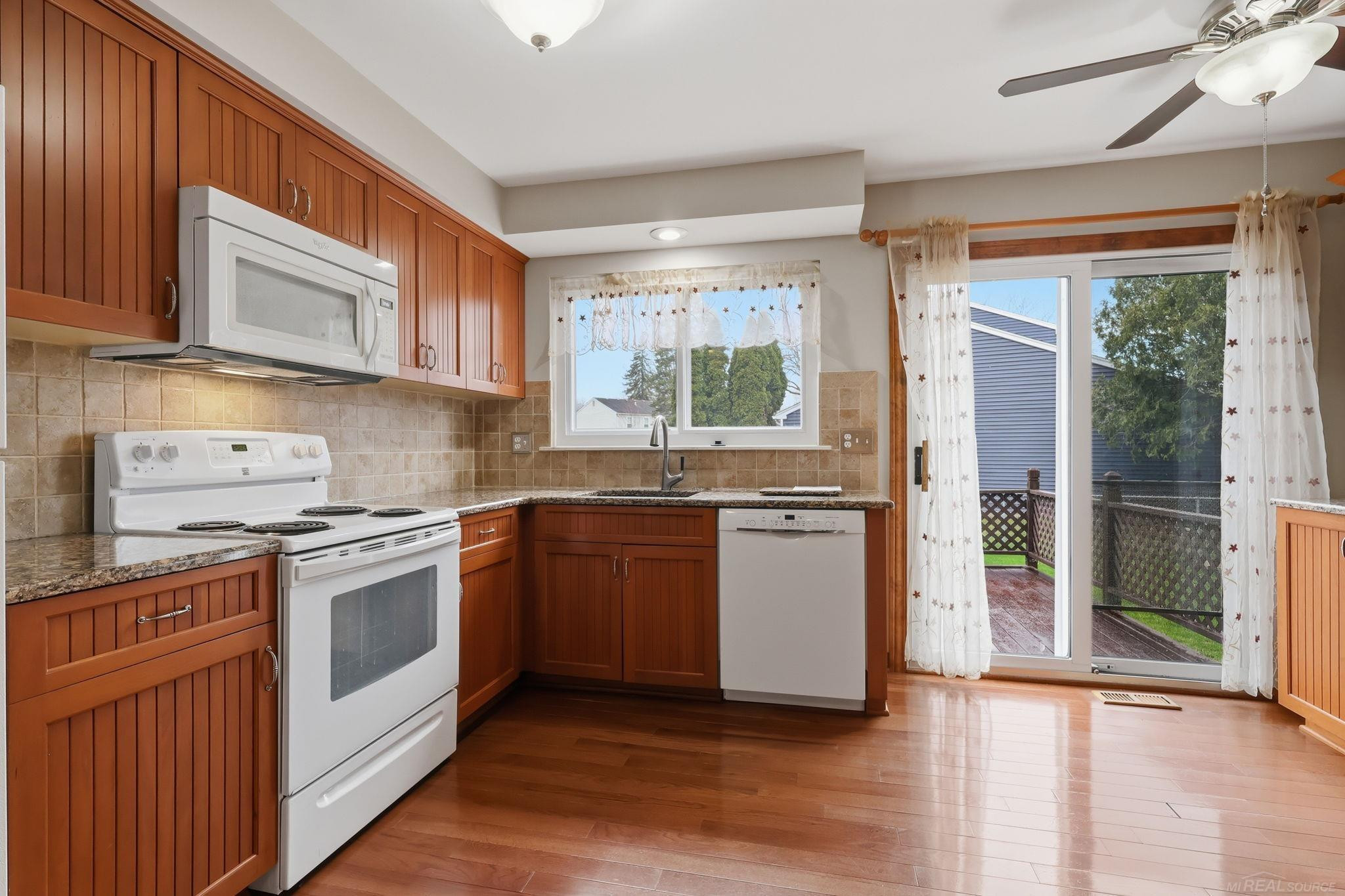54173 Avondale Drive, New Baltimore, MI 48047 — Photo 10