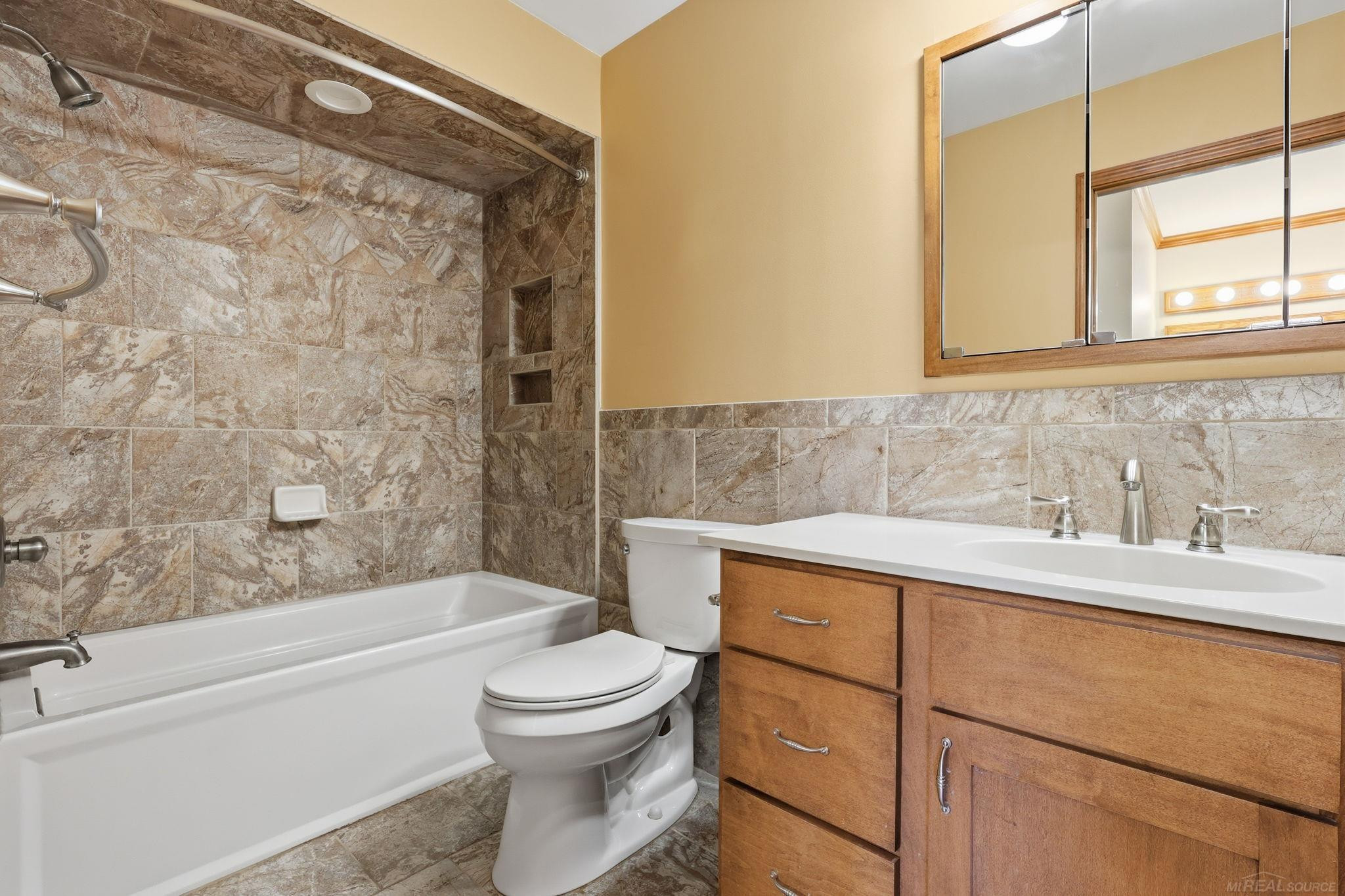 54173 Avondale Drive, New Baltimore, MI 48047 — Photo 20