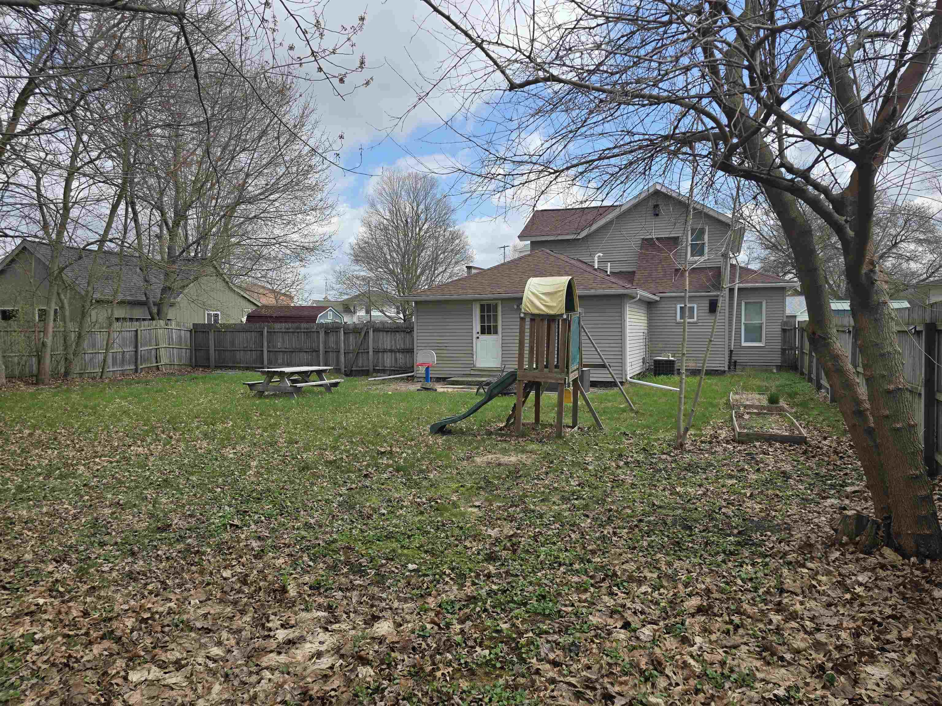 216 S Chapman Street, Chesaning, MI 48616 — Photo 4