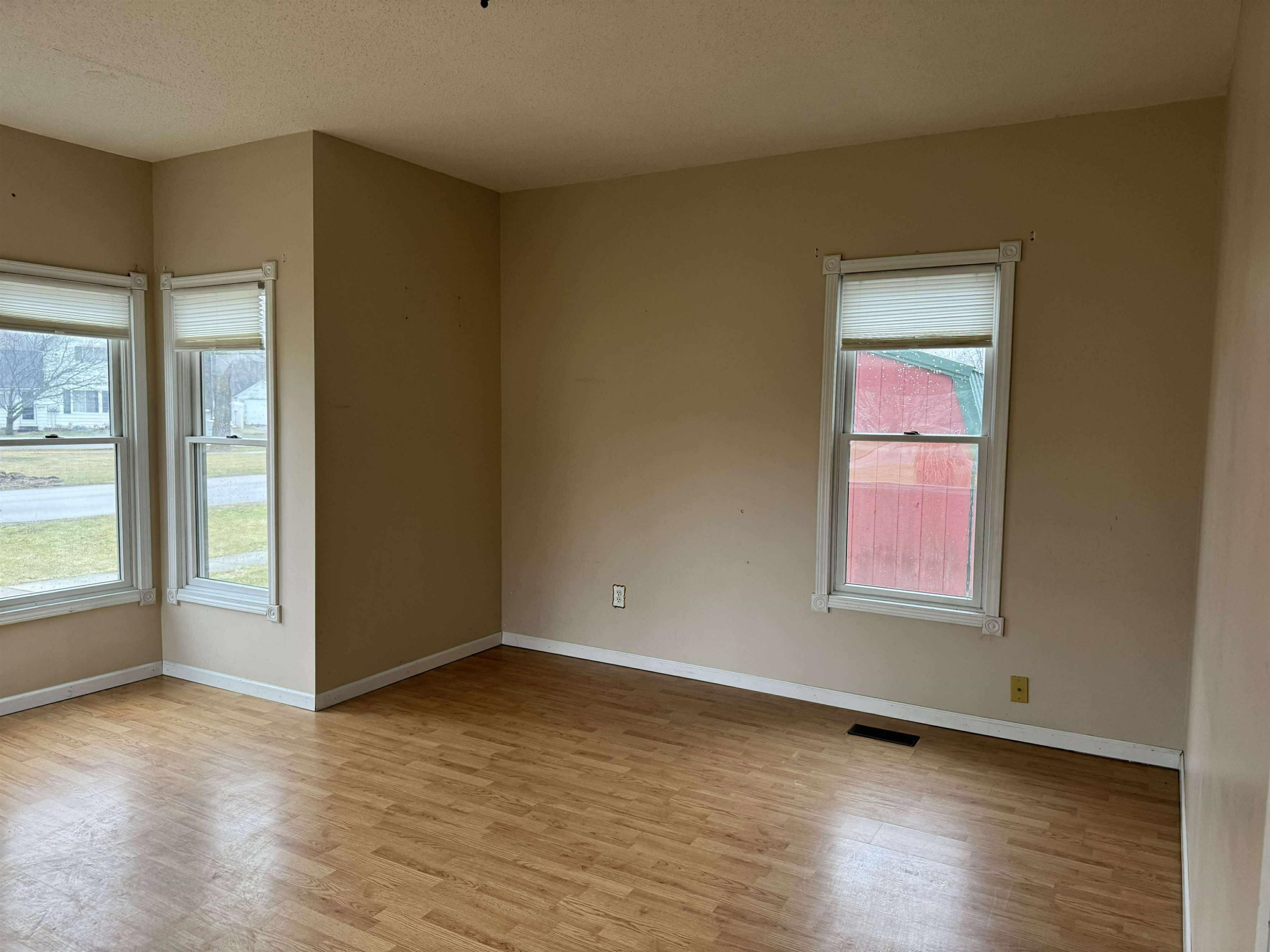 216 S Chapman Street, Chesaning, MI 48616 — Photo 26