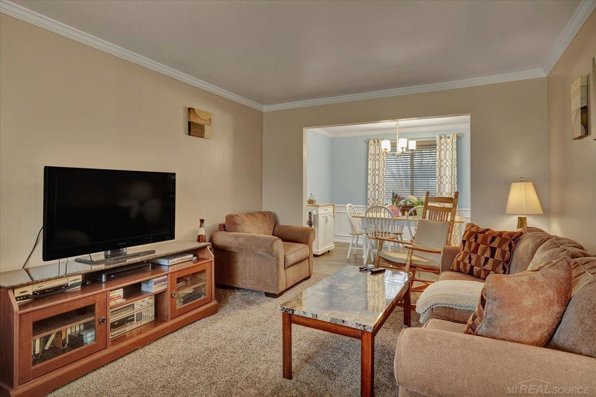 49033 Michelle Ann Drive, Chesterfield, MI — Photo 5