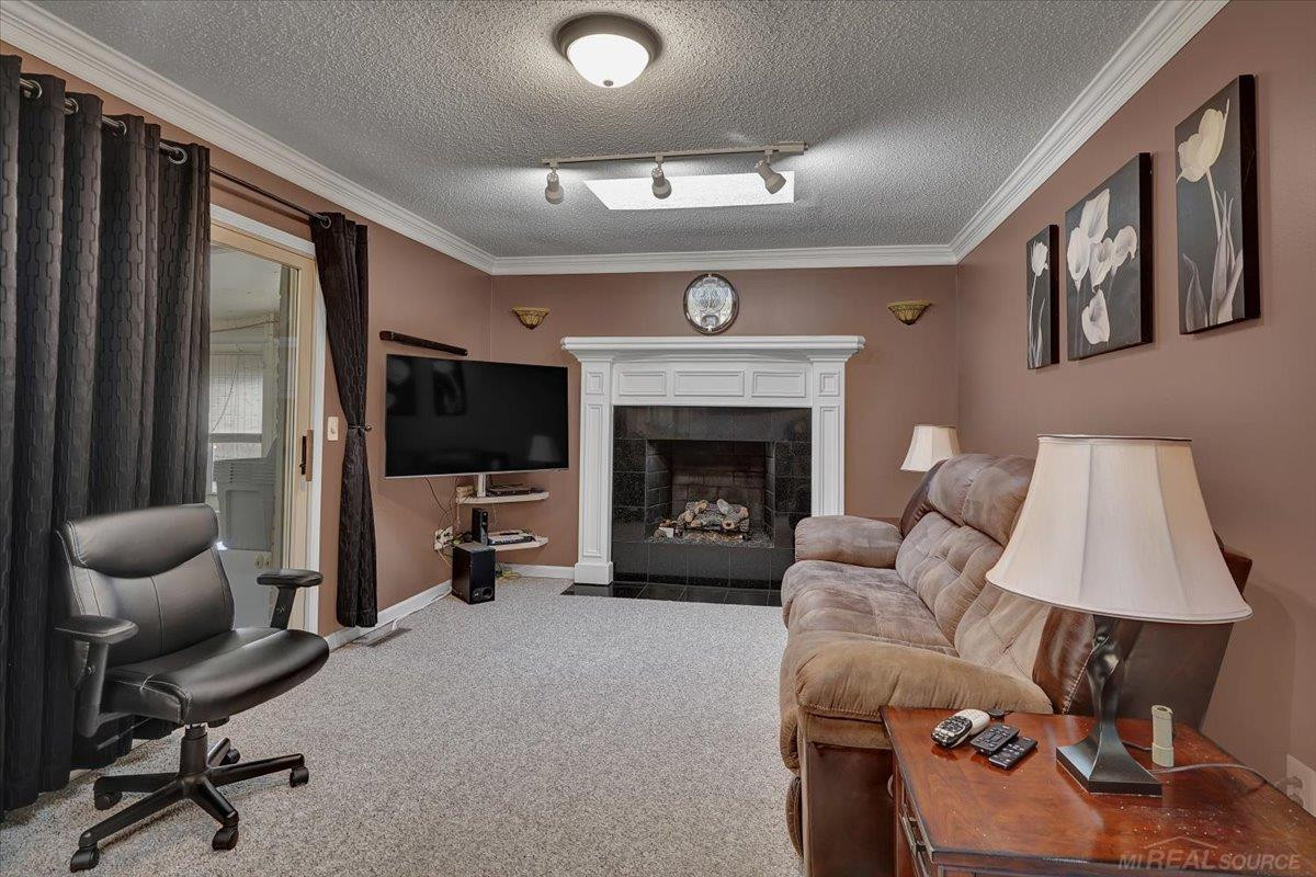 49033 Michelle Ann Drive, Chesterfield, MI — Photo 10