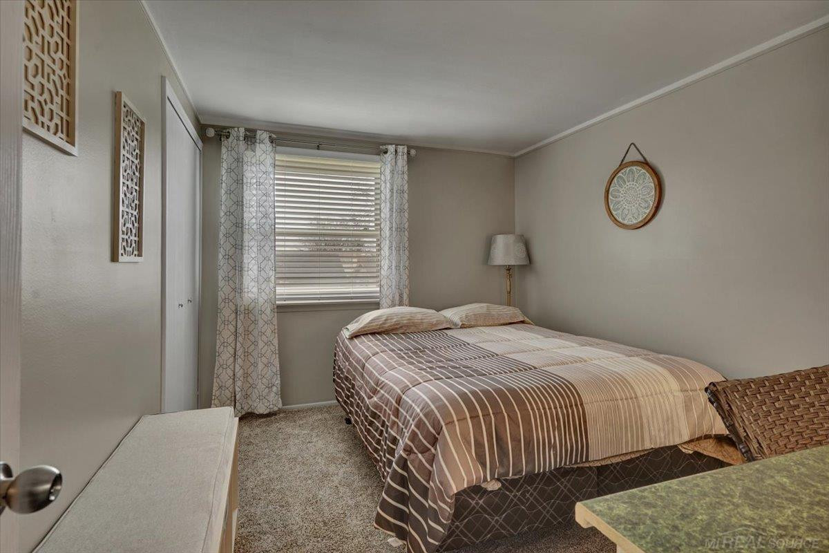 49033 Michelle Ann Drive, Chesterfield, MI — Photo 12