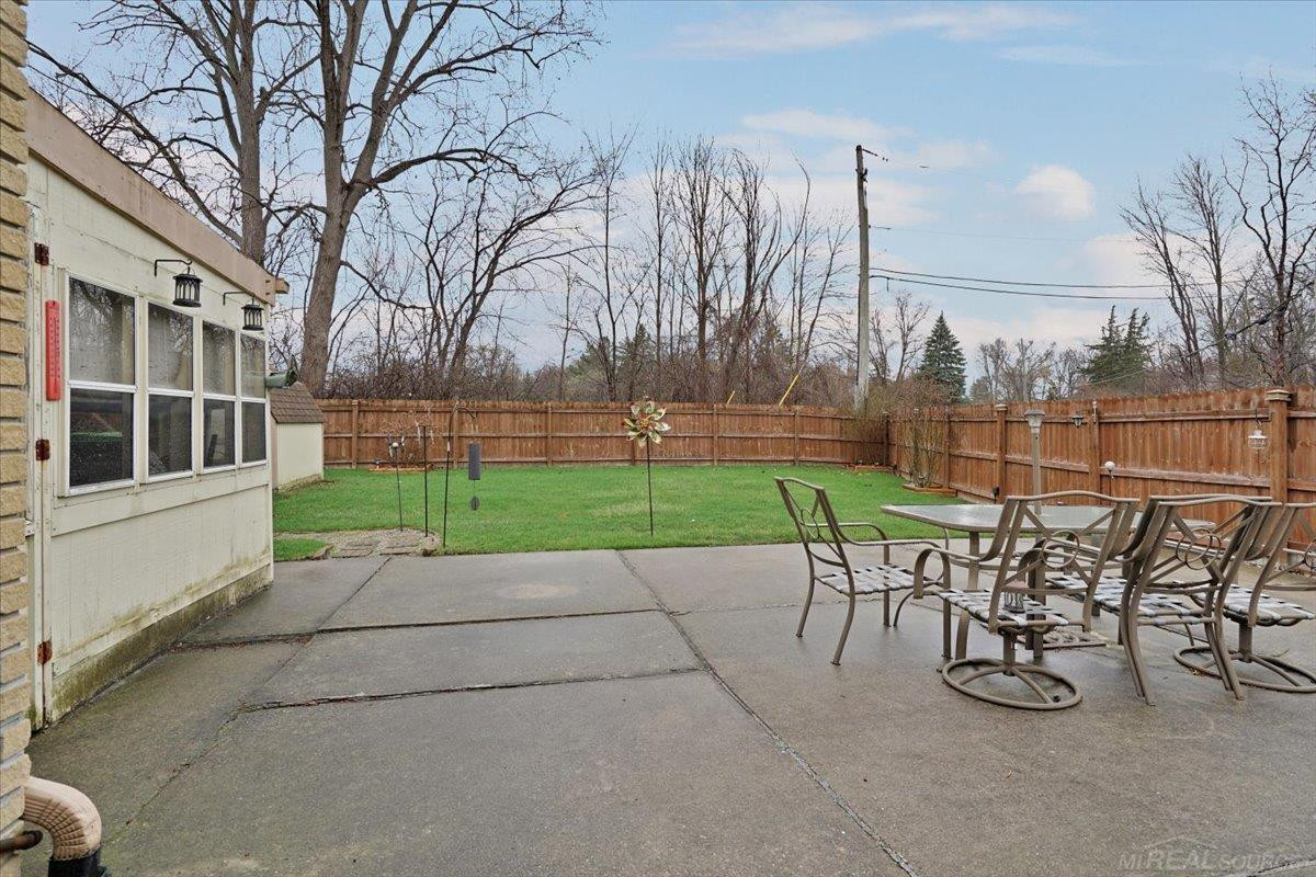 49033 Michelle Ann Drive, Chesterfield, MI — Photo 24