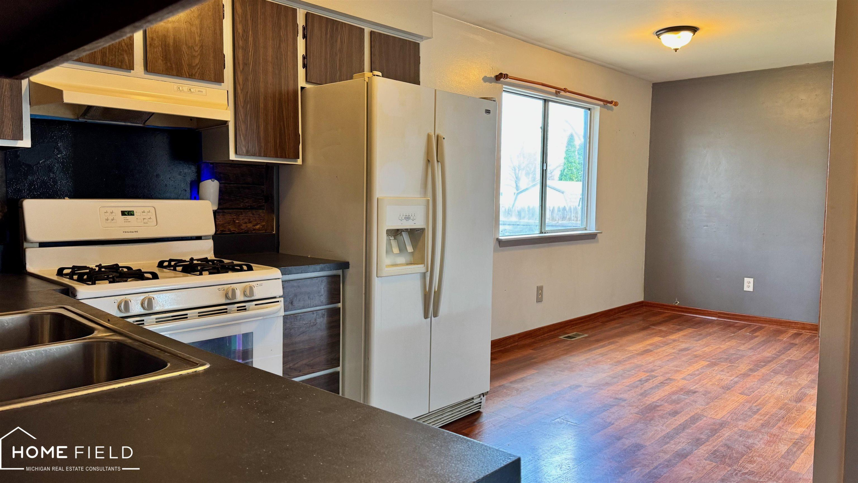 616 W Stewart Street, Owosso, MI 48867 — Photo 3