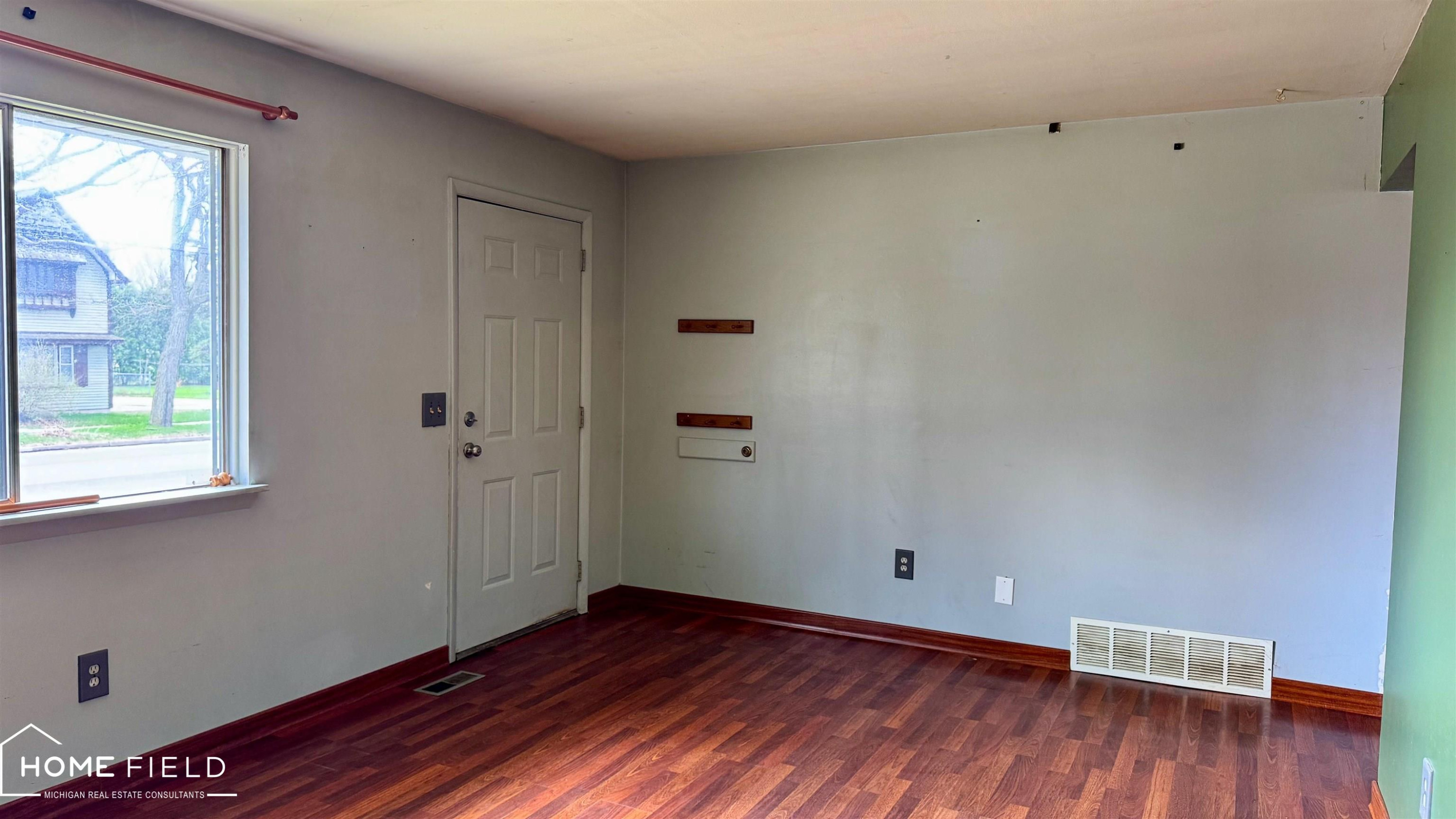 616 W Stewart Street, Owosso, MI 48867 — Photo 5