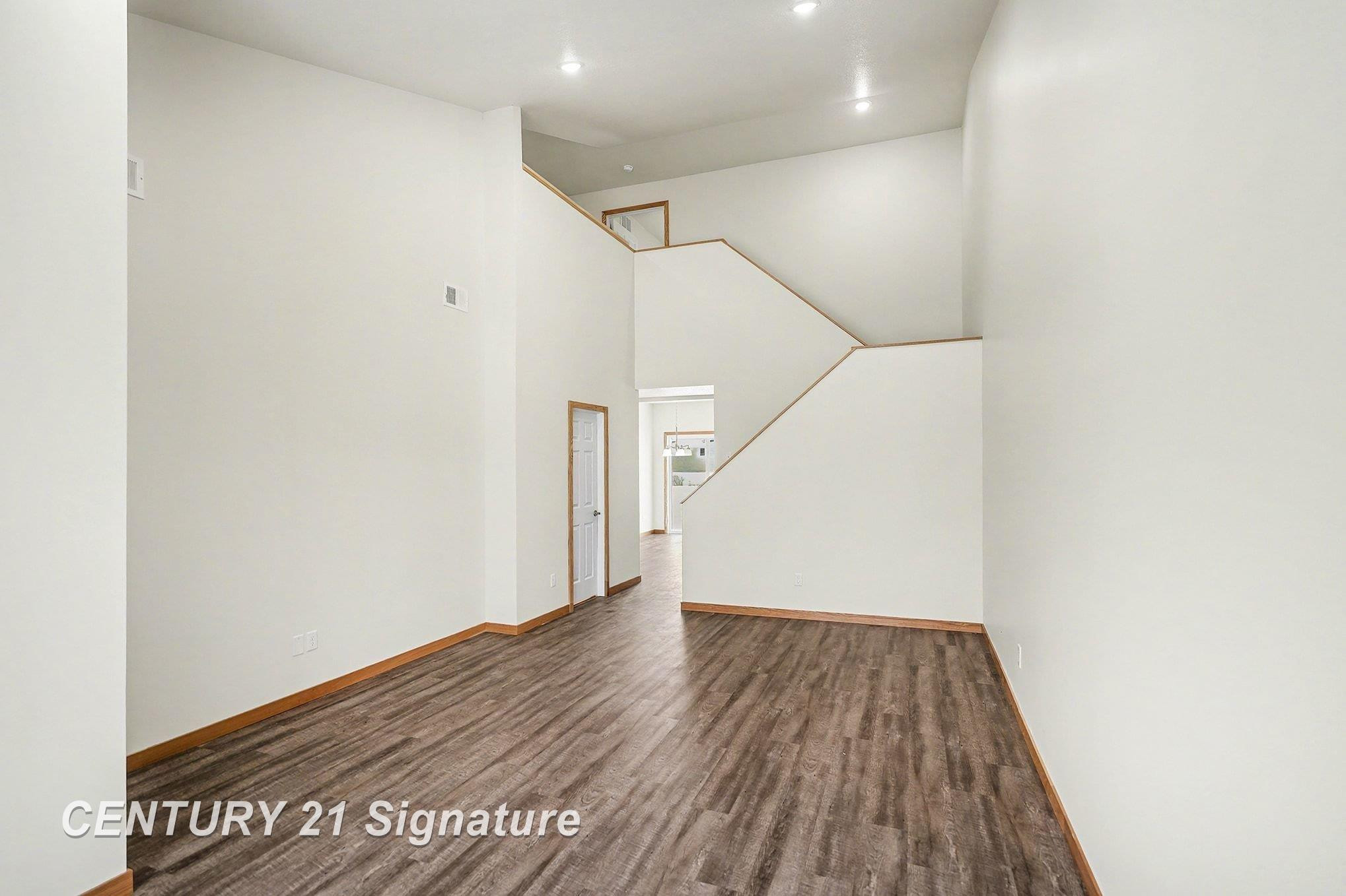 8440 S Valley Spring Lane, Freeland, MI 48623 — Photo 5