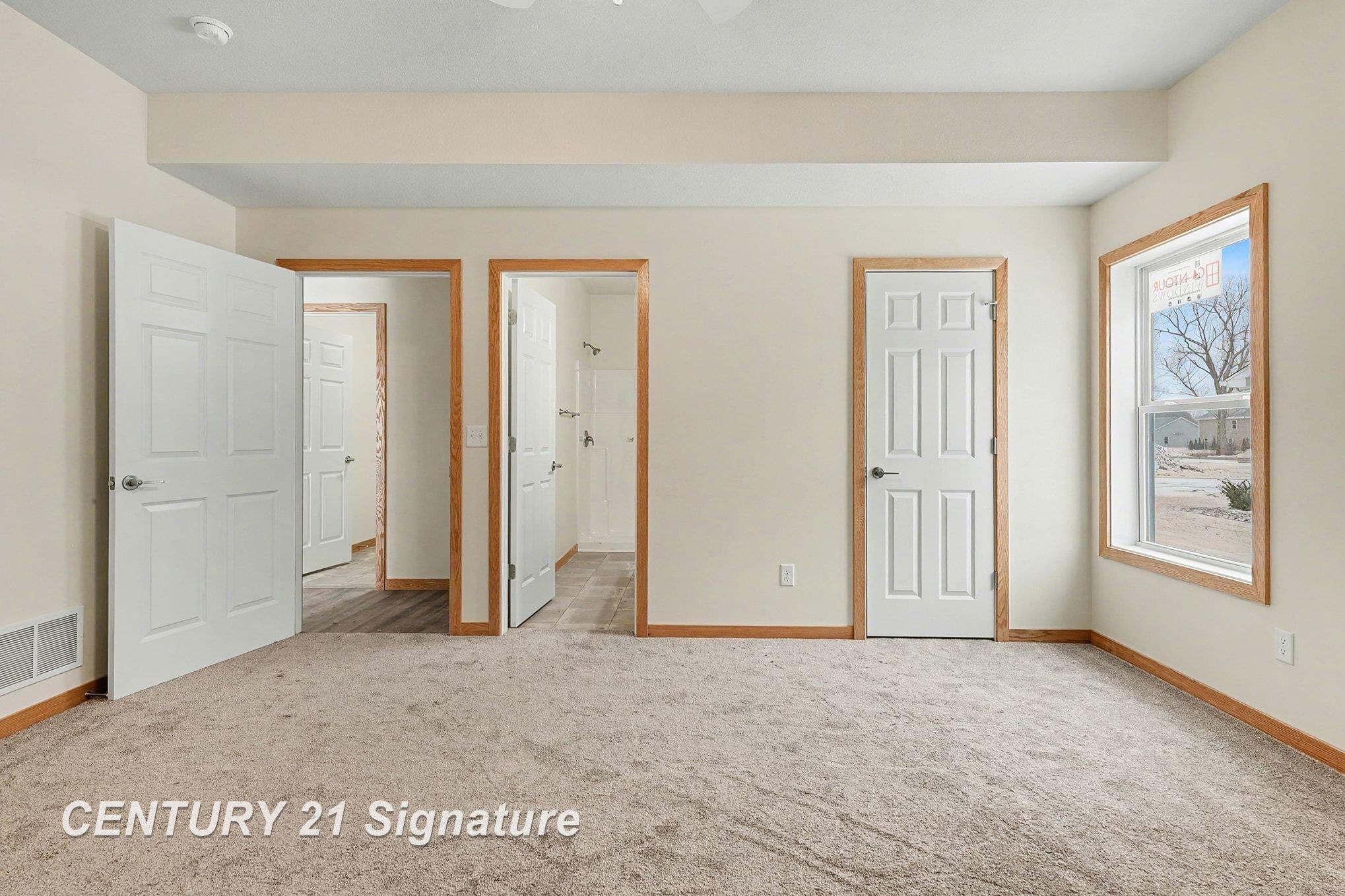 8440 S Valley Spring Lane, Freeland, MI 48623 — Photo 11