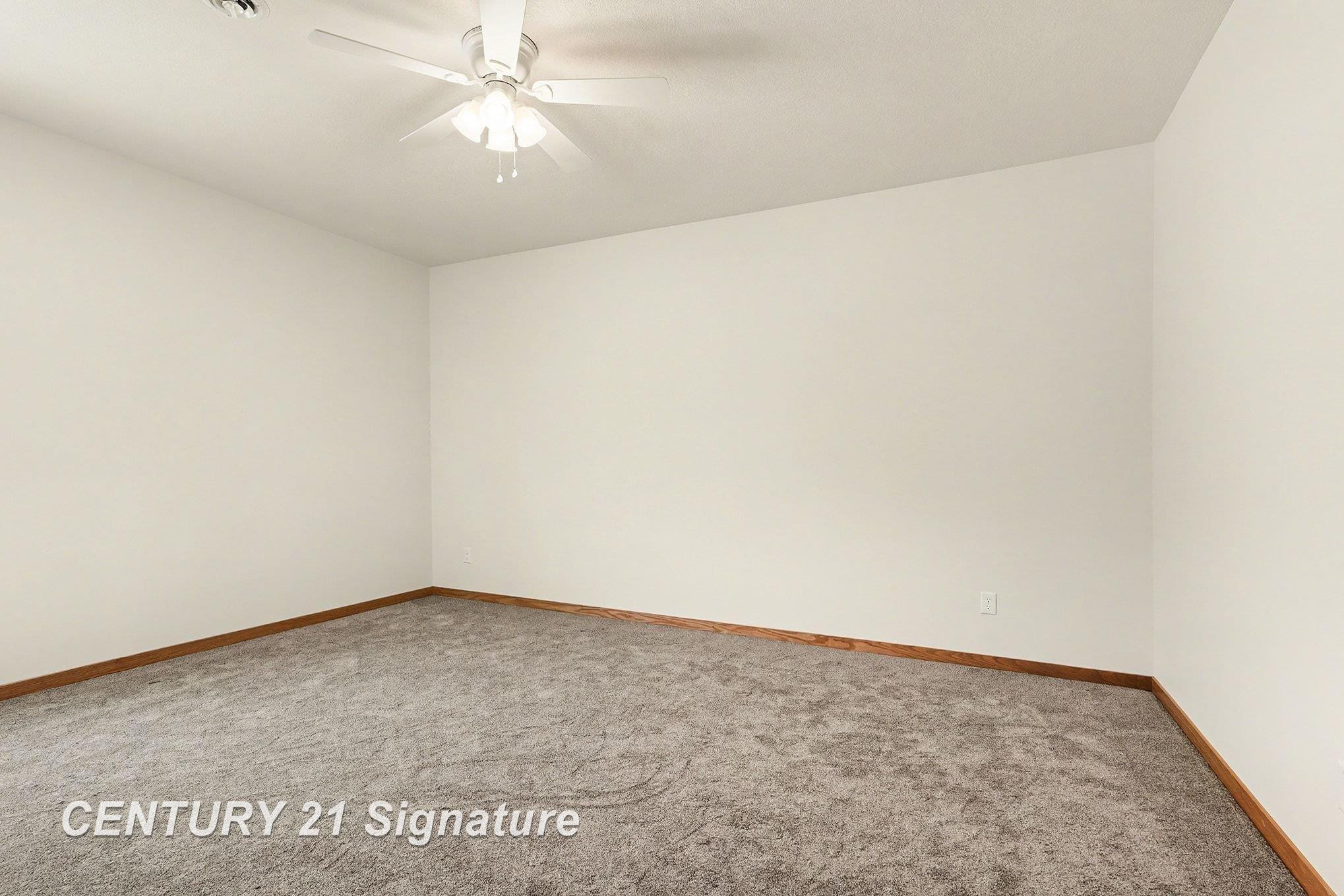 8440 S Valley Spring Lane, Freeland, MI 48623 — Photo 12