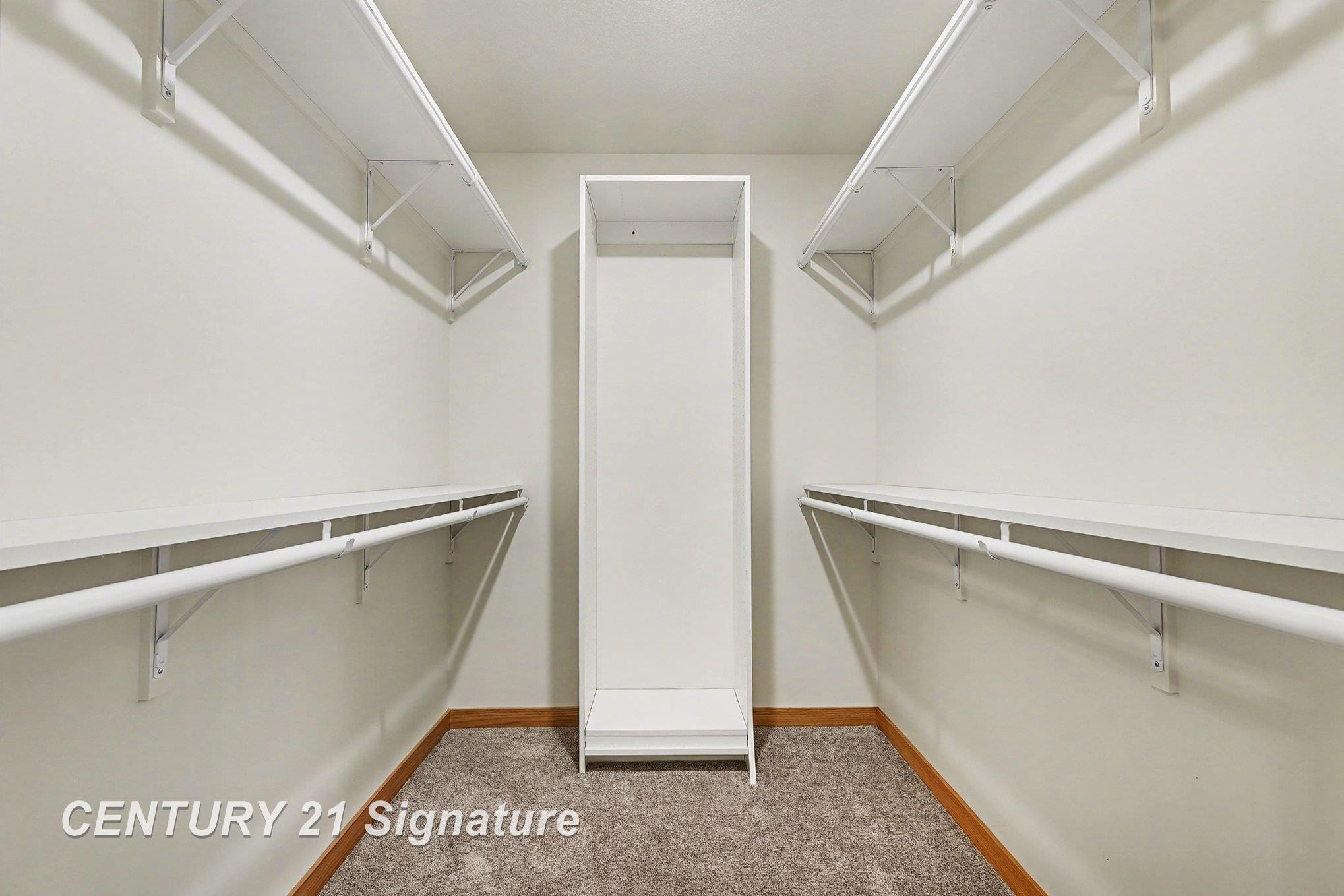 8440 S Valley Spring Lane, Freeland, MI 48623 — Photo 15
