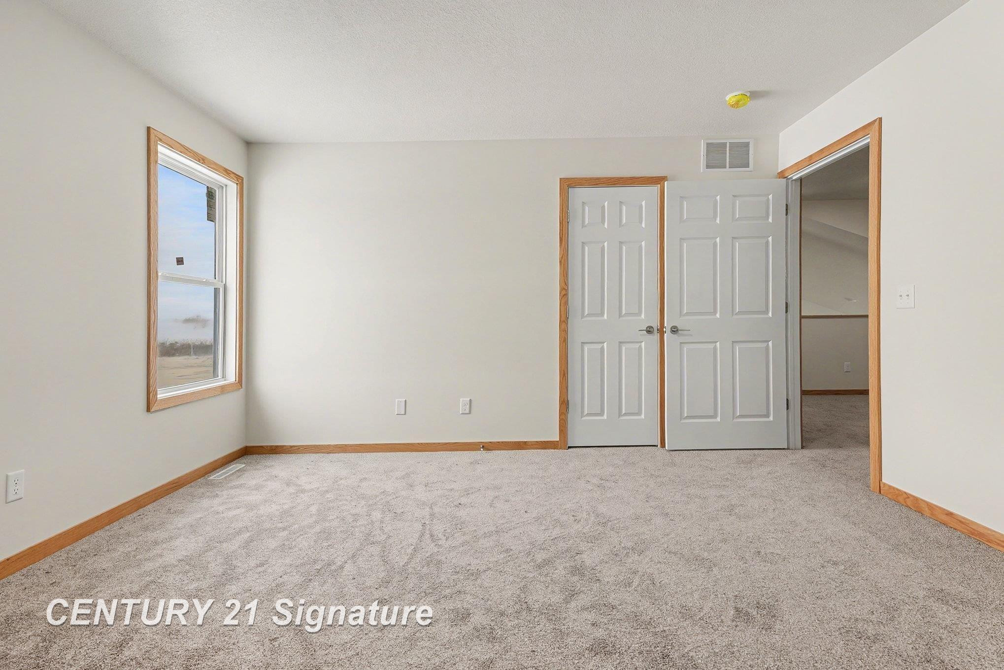 8440 S Valley Spring Lane, Freeland, MI 48623 — Photo 16