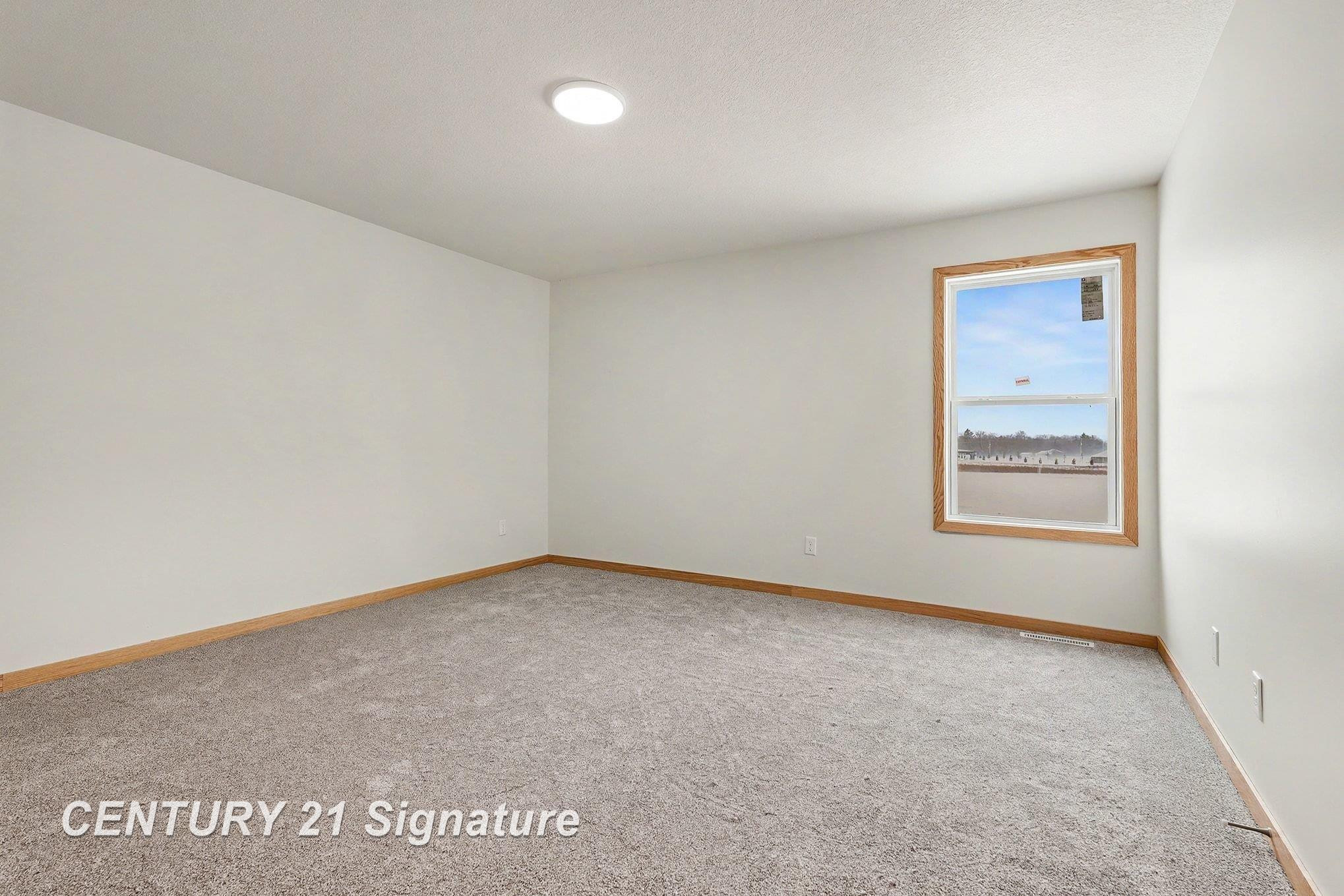 8440 S Valley Spring Lane, Freeland, MI 48623 — Photo 17