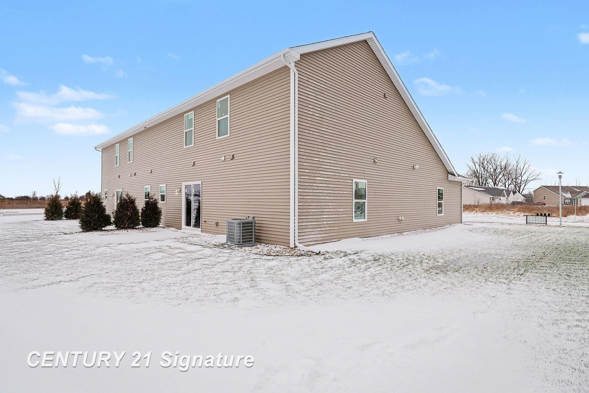 8440 S Valley Spring Lane, Freeland, MI 48623 — Photo 24