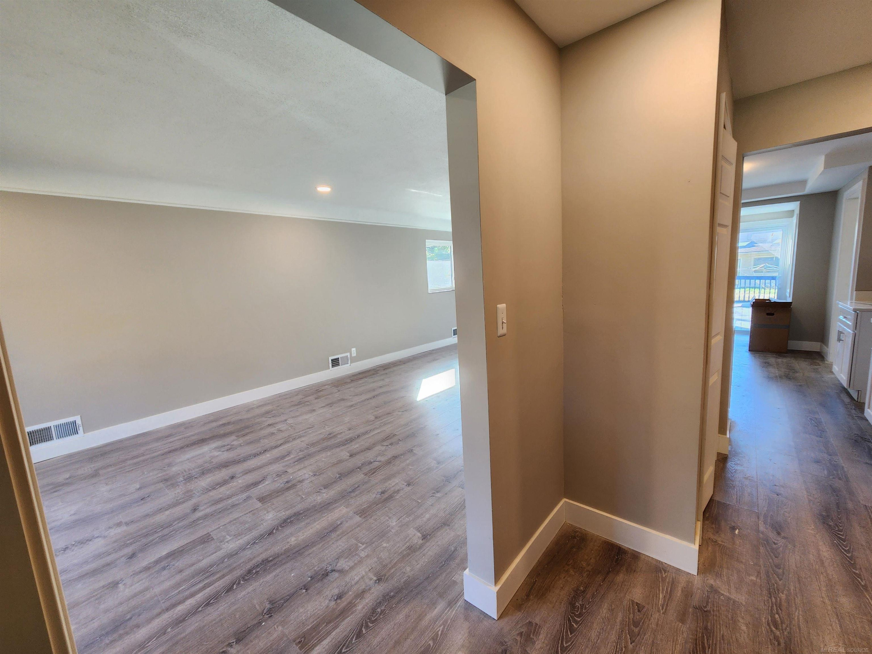 15121 Oak Park Boulevard, Oak Park, MI 48237 — Photo 2