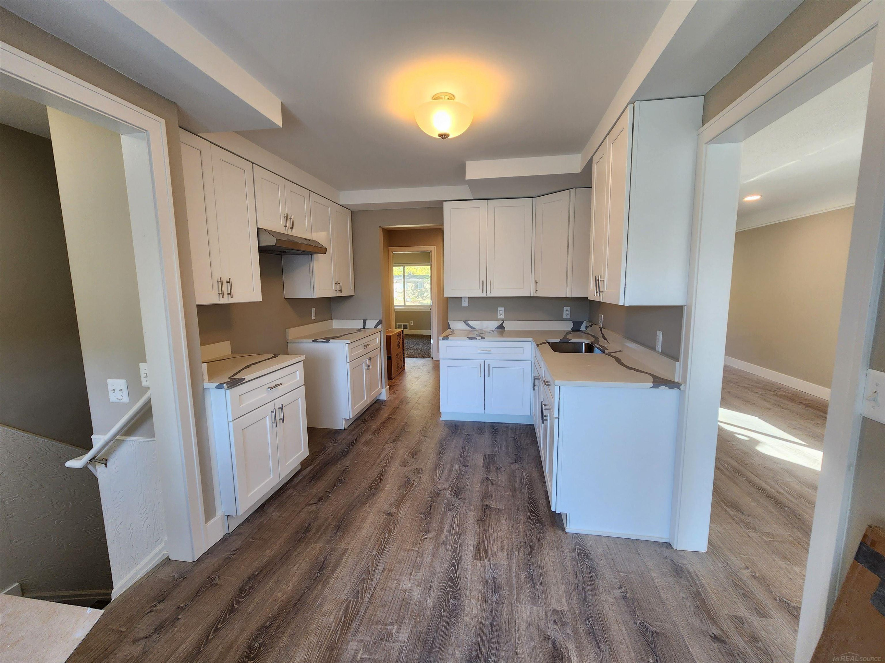 15121 Oak Park Boulevard, Oak Park, MI 48237 — Photo 9