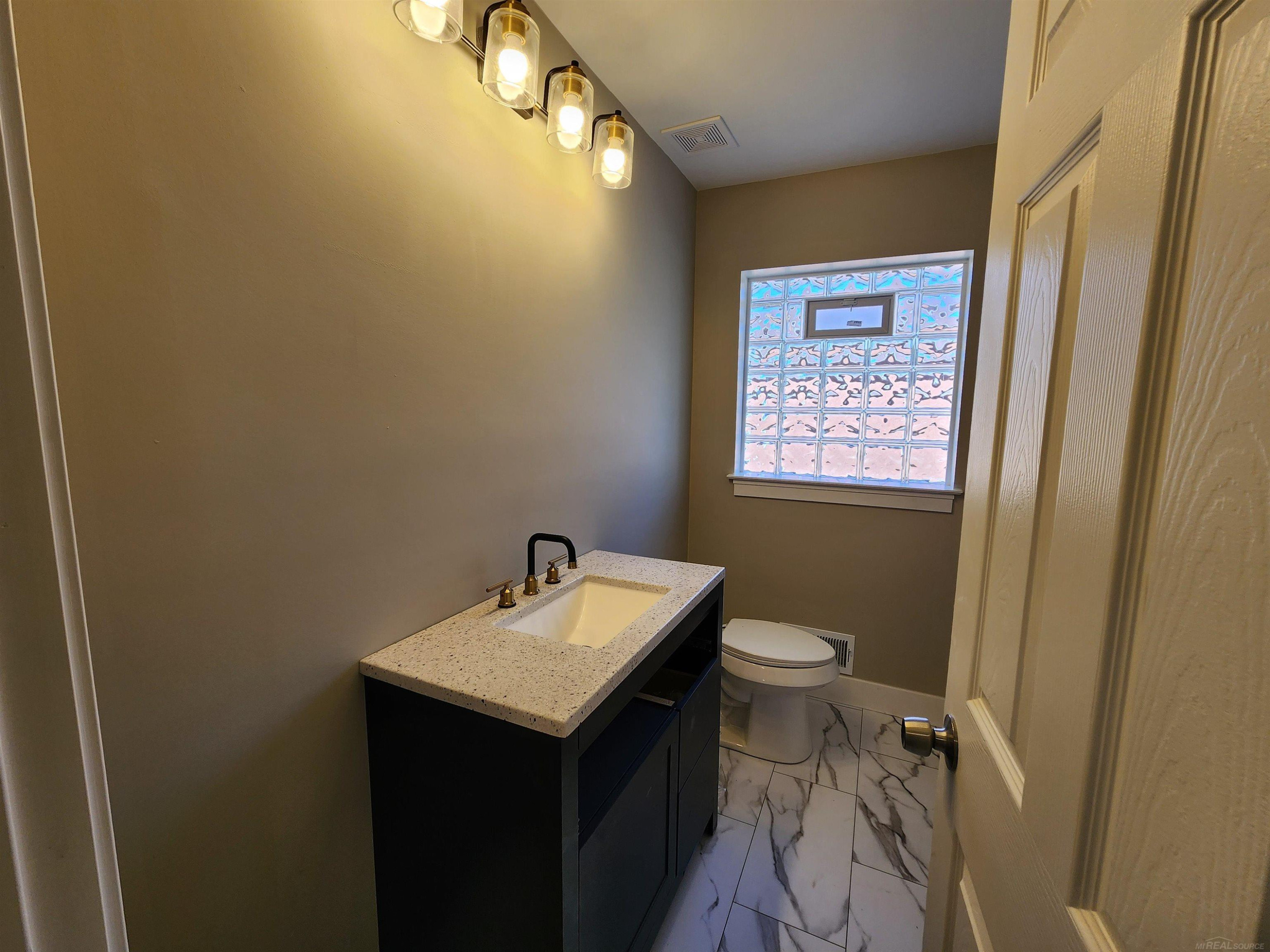 15121 Oak Park Boulevard, Oak Park, MI 48237 — Photo 23