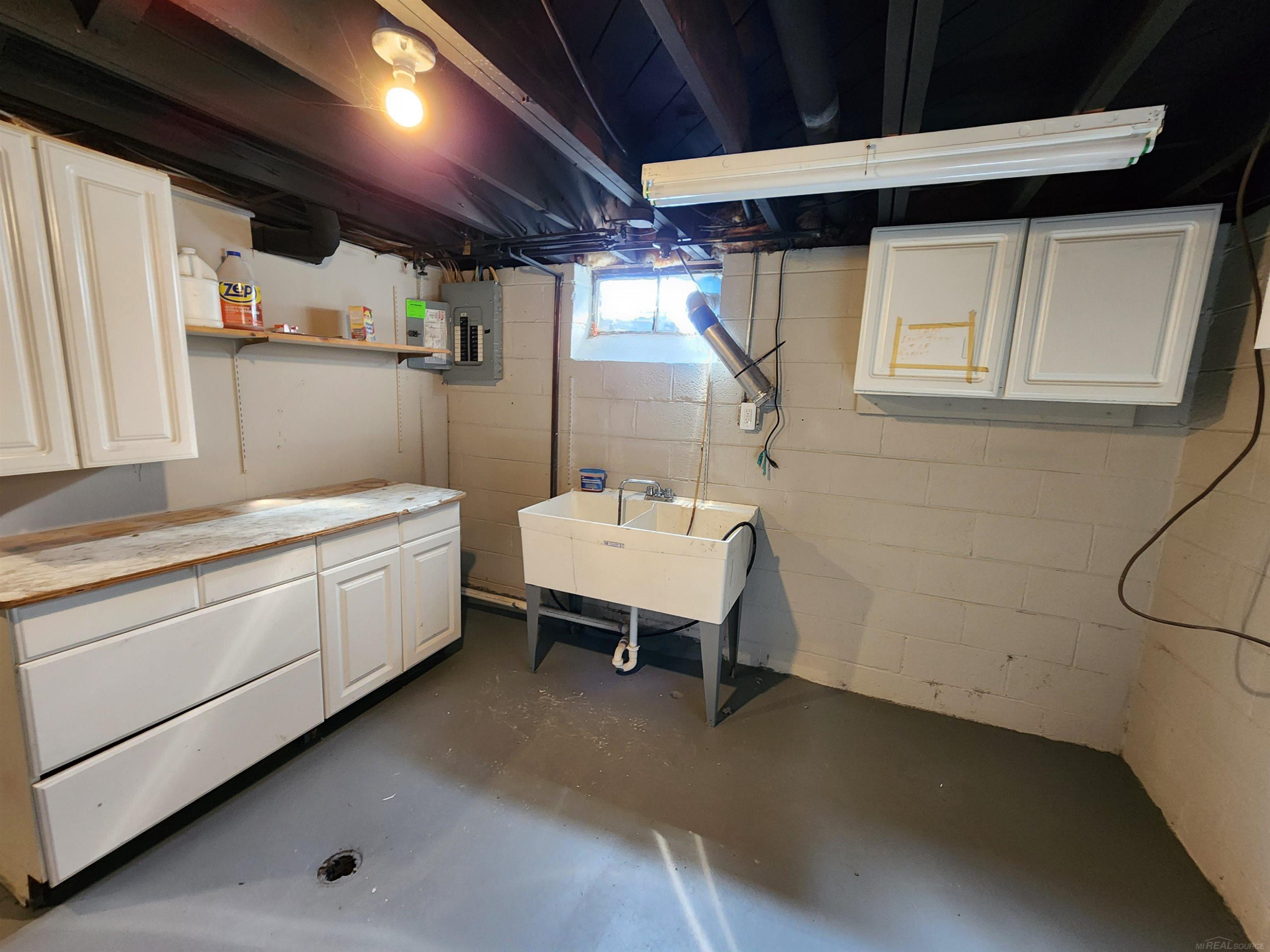 15121 Oak Park Boulevard, Oak Park, MI 48237 — Photo 32