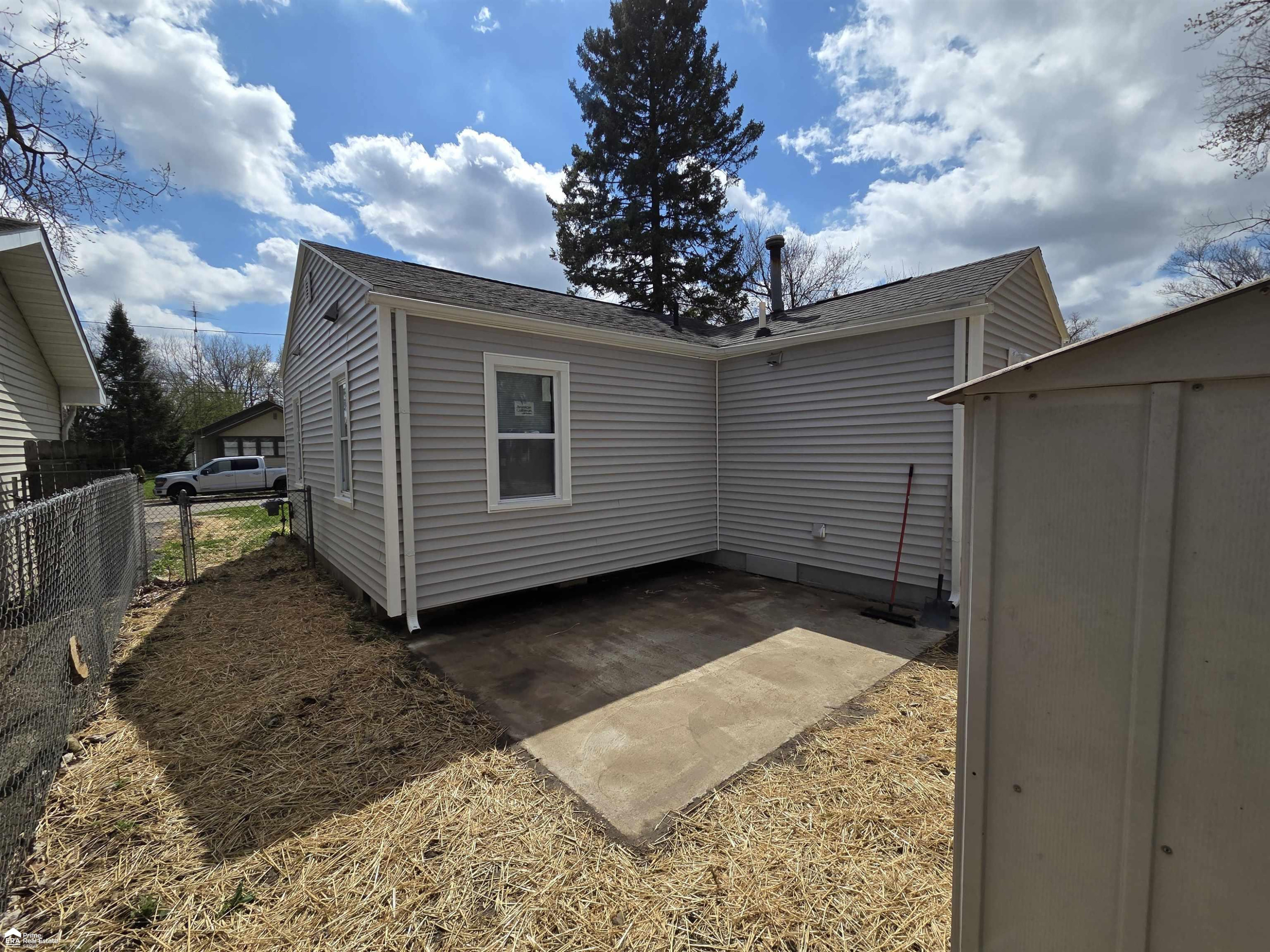2205 E Whittemore Avenue, Burton, MI 48529 — Photo 4