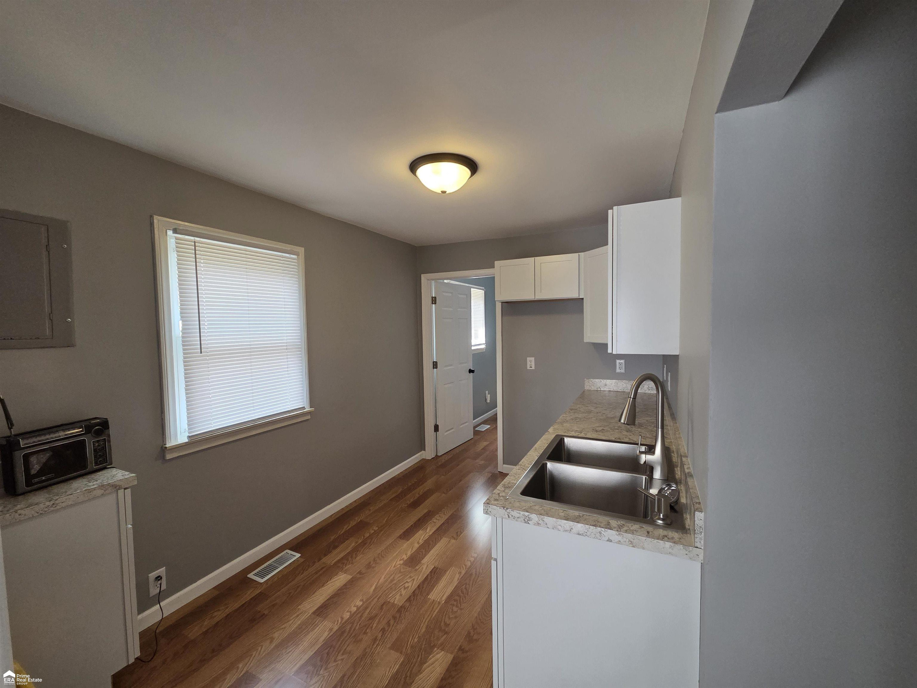 2205 E Whittemore Avenue, Burton, MI 48529 — Photo 6