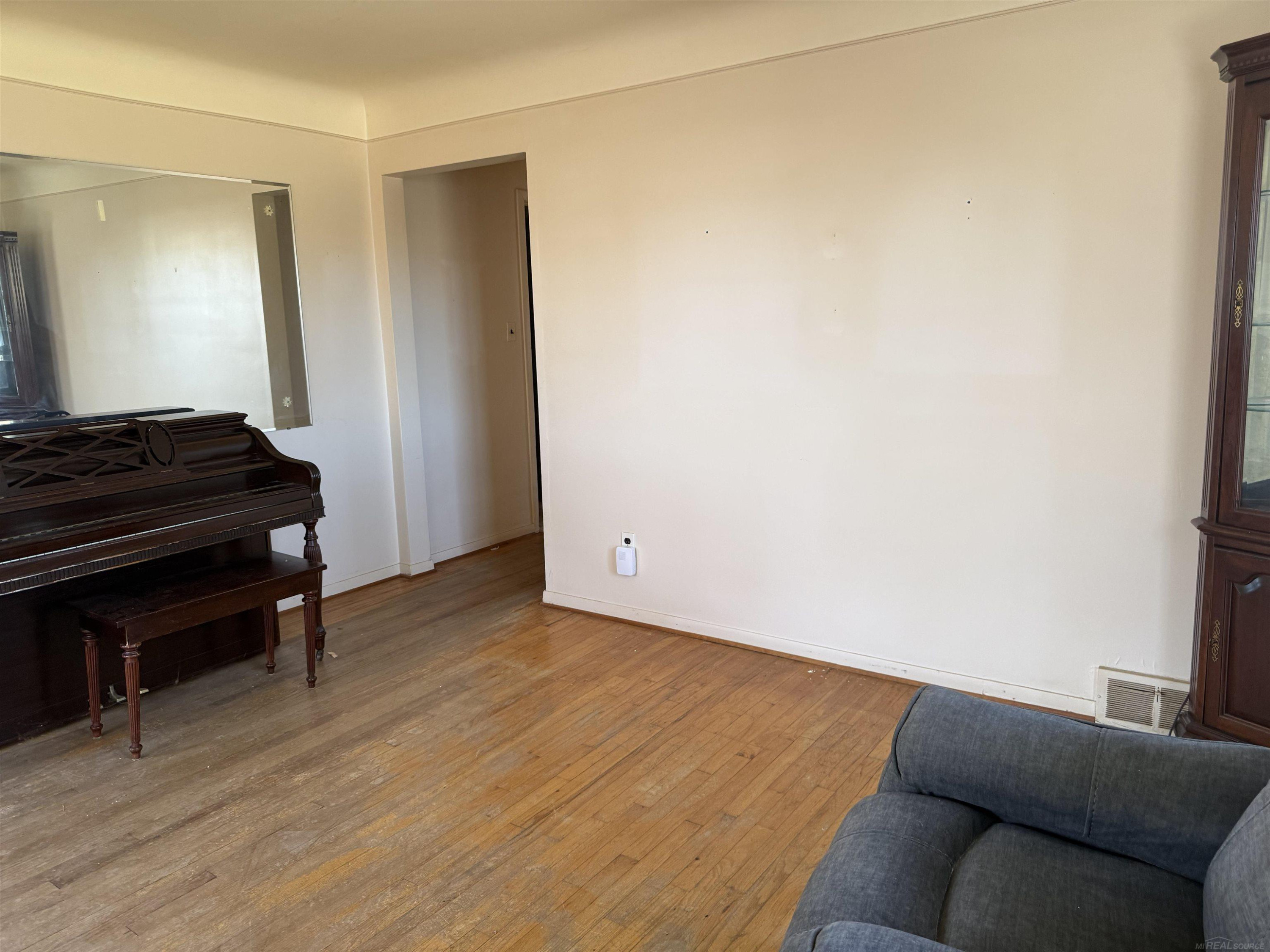 24243 Petersburg Avenue, Eastpointe, MI 48021 — Photo 16