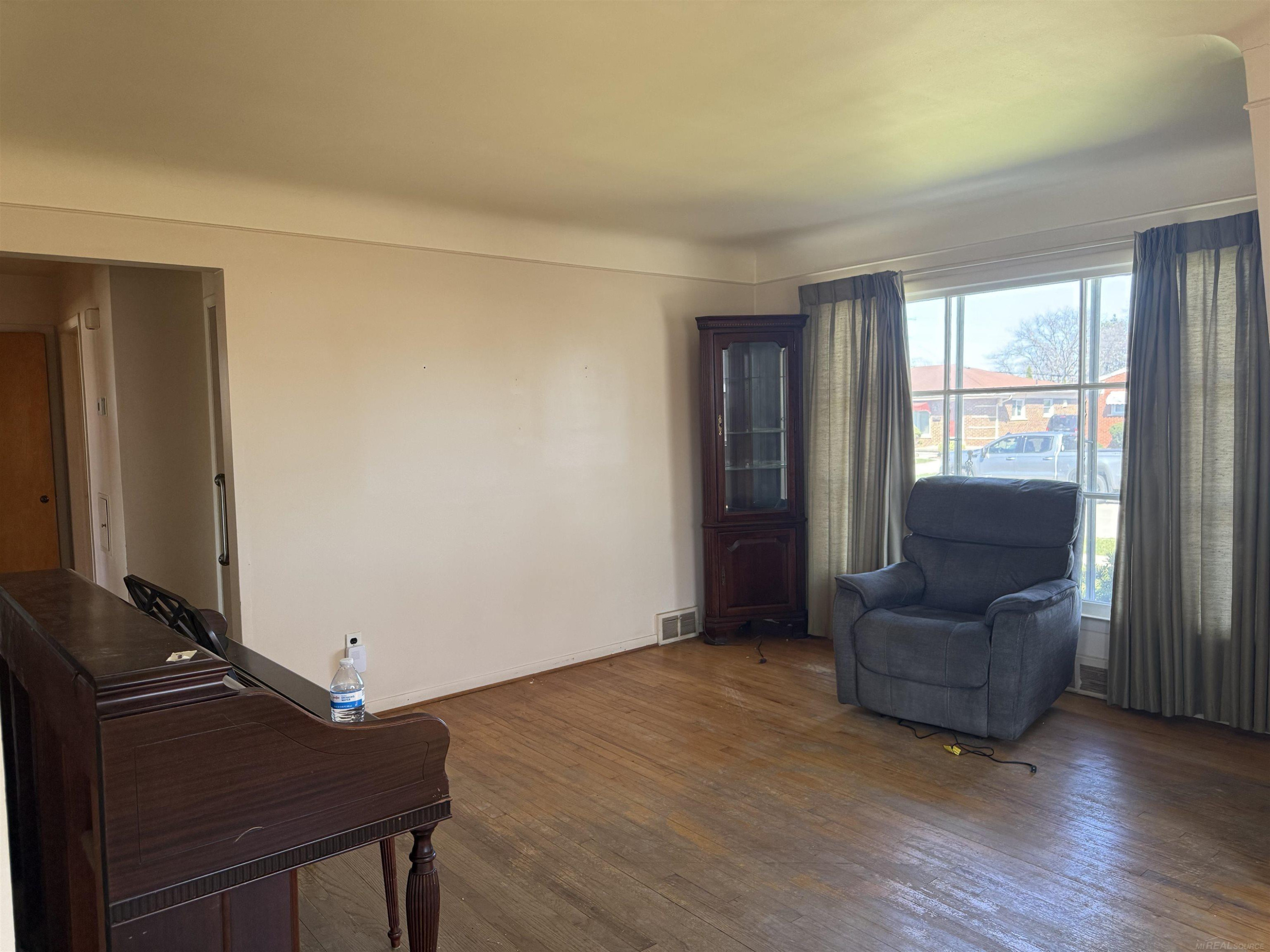 24243 Petersburg Avenue, Eastpointe, MI 48021 — Photo 18