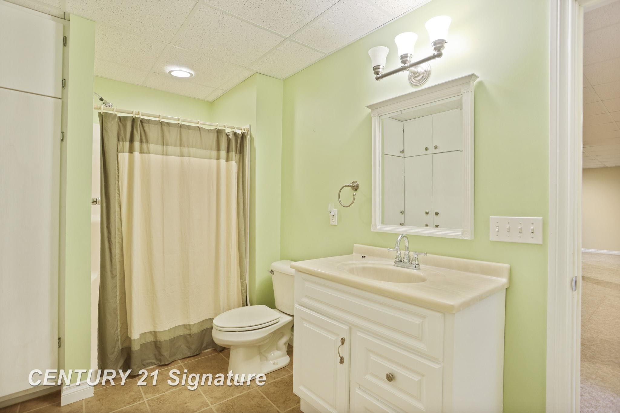 5 Logmark Place, Saginaw, MI 48603 — Photo 29