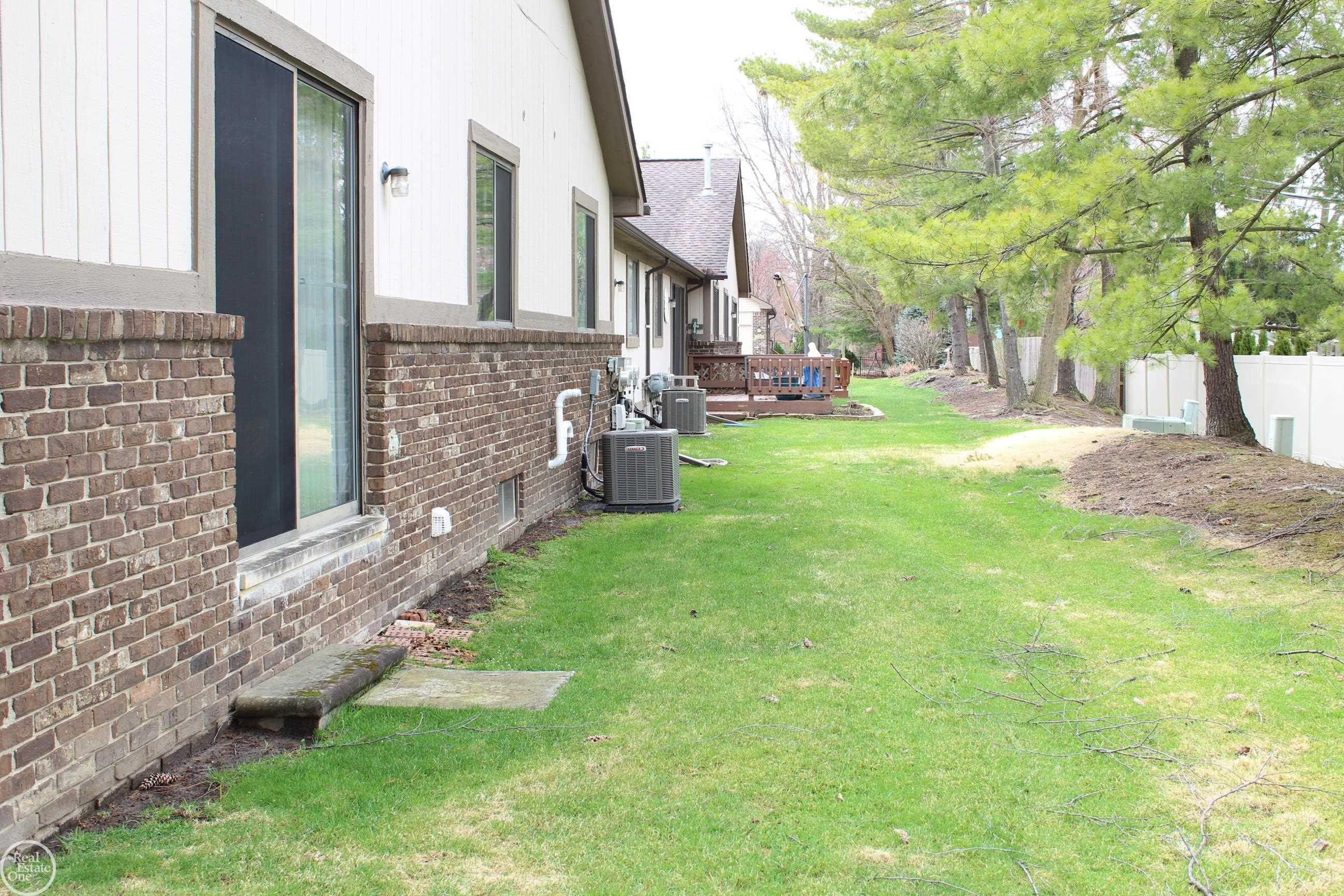 20463 Brandonwood Road, Clinton Twp, MI 48038 — Photo 10