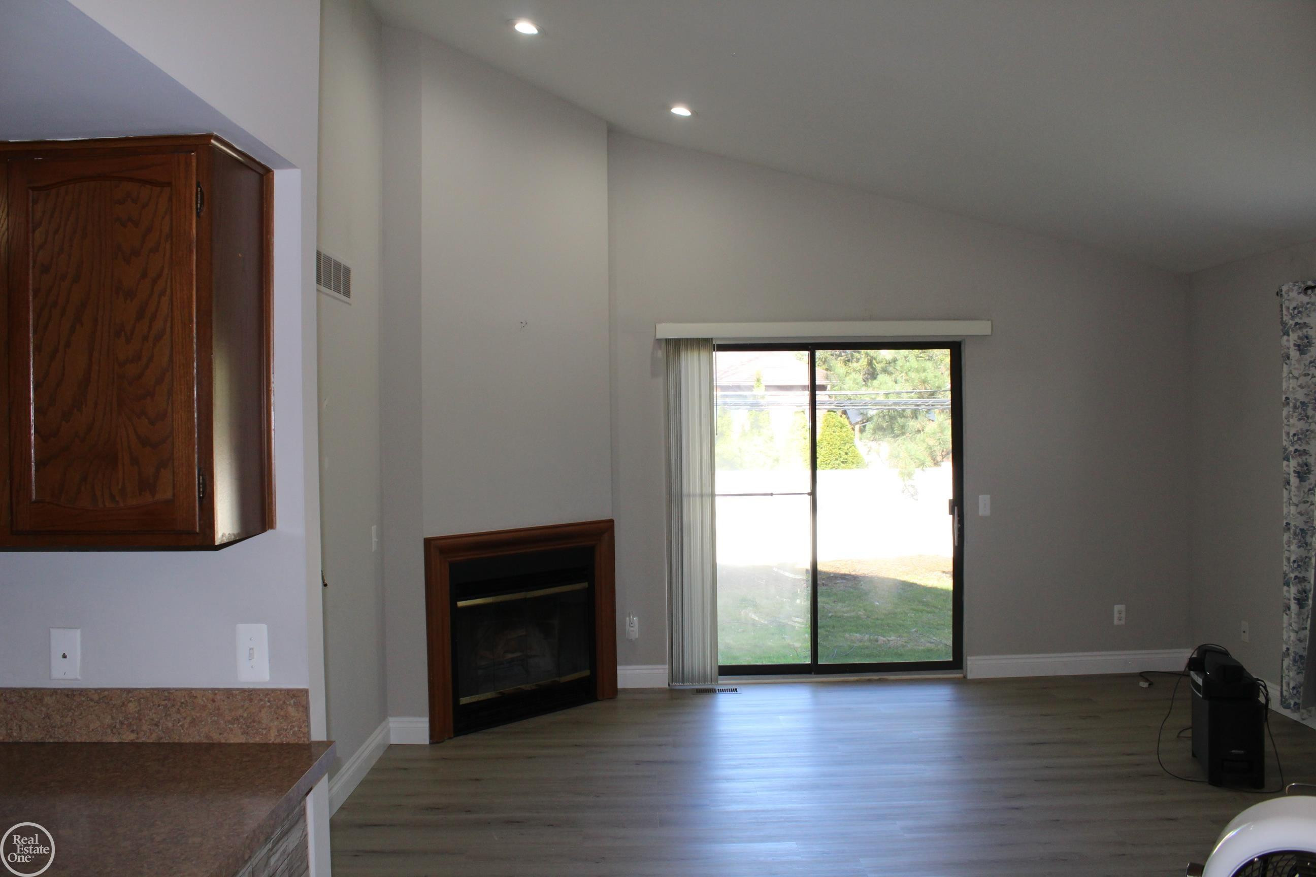 20463 Brandonwood Road, Clinton Twp, MI 48038 — Photo 12