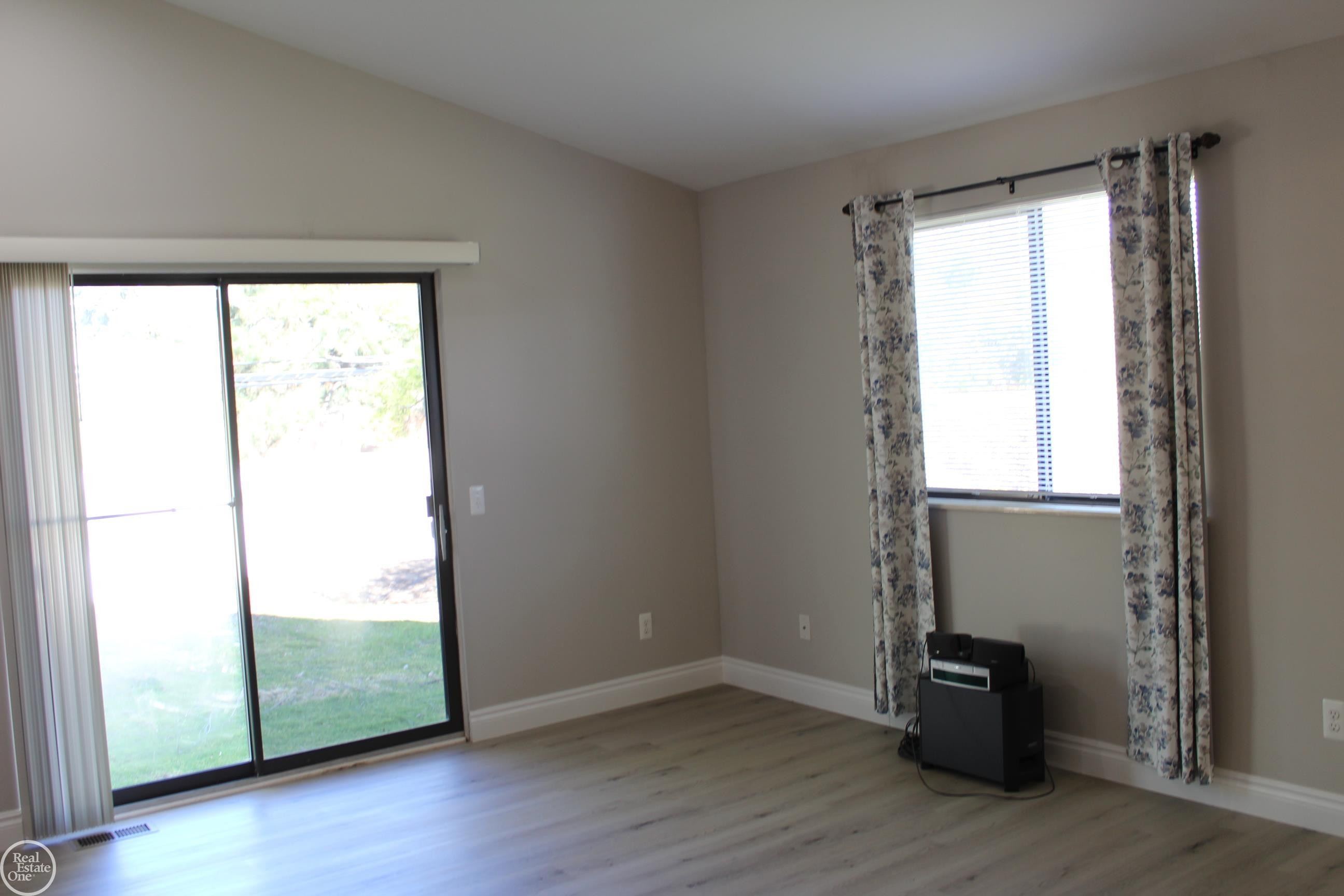 20463 Brandonwood Road, Clinton Twp, MI 48038 — Photo 15