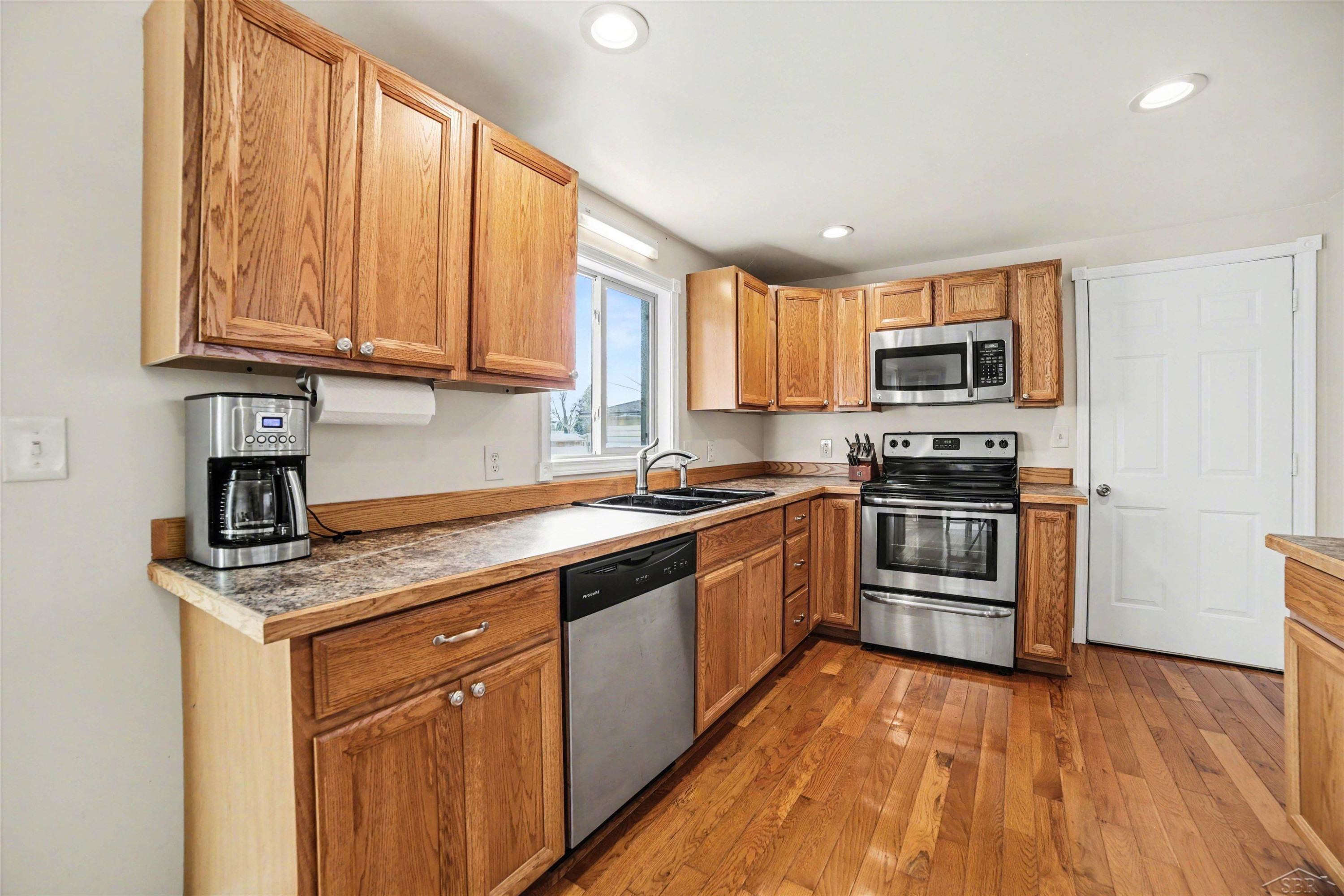9855 Elmwood Drive, Freeland, MI 48623 — Photo 8